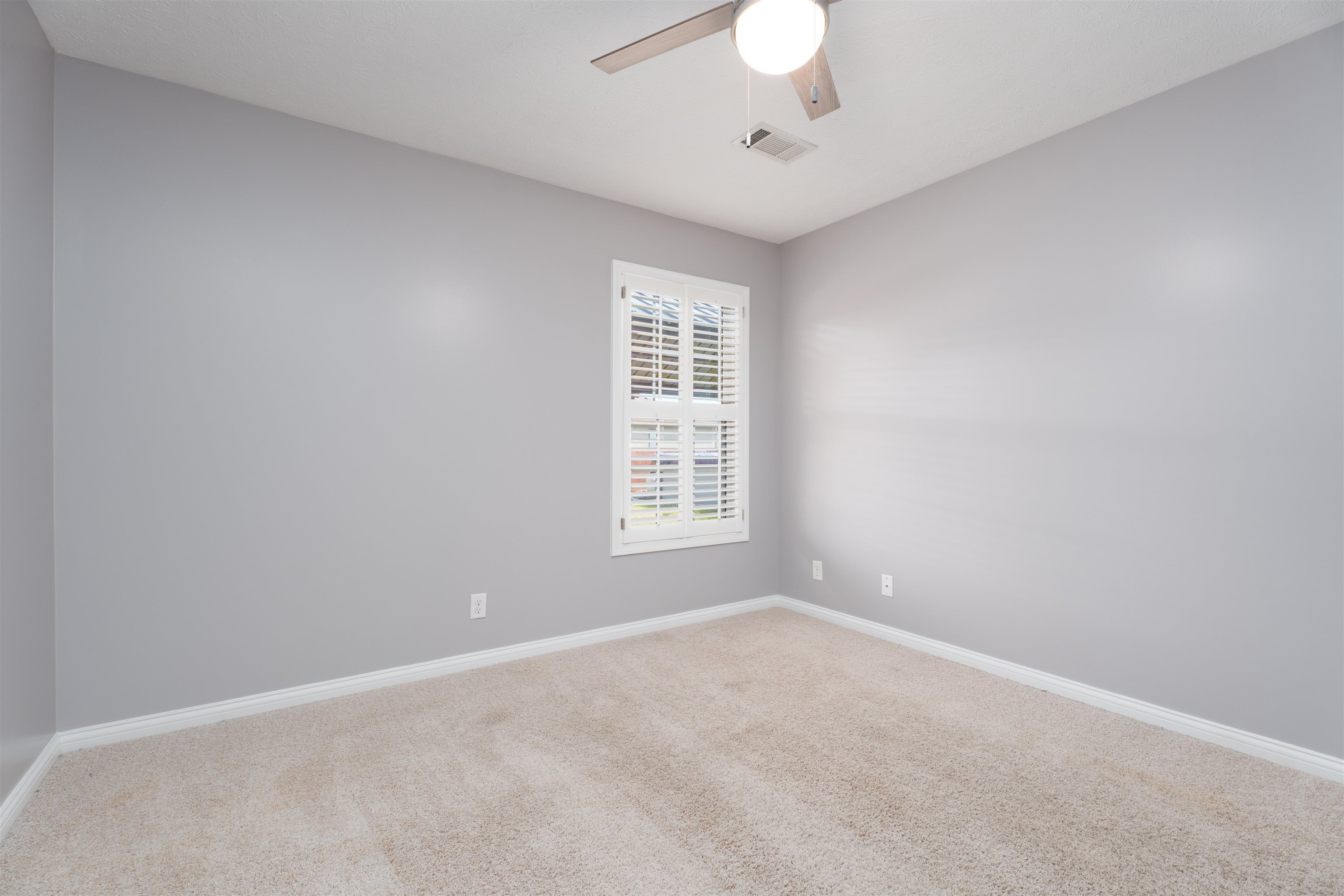 4825 Bernheim Dr, Owensboro, Kentucky 42301, 3 Bedrooms Bedrooms, ,2 BathroomsBathrooms,Single Family Residence,For Sale,Bernheim Dr,92993
