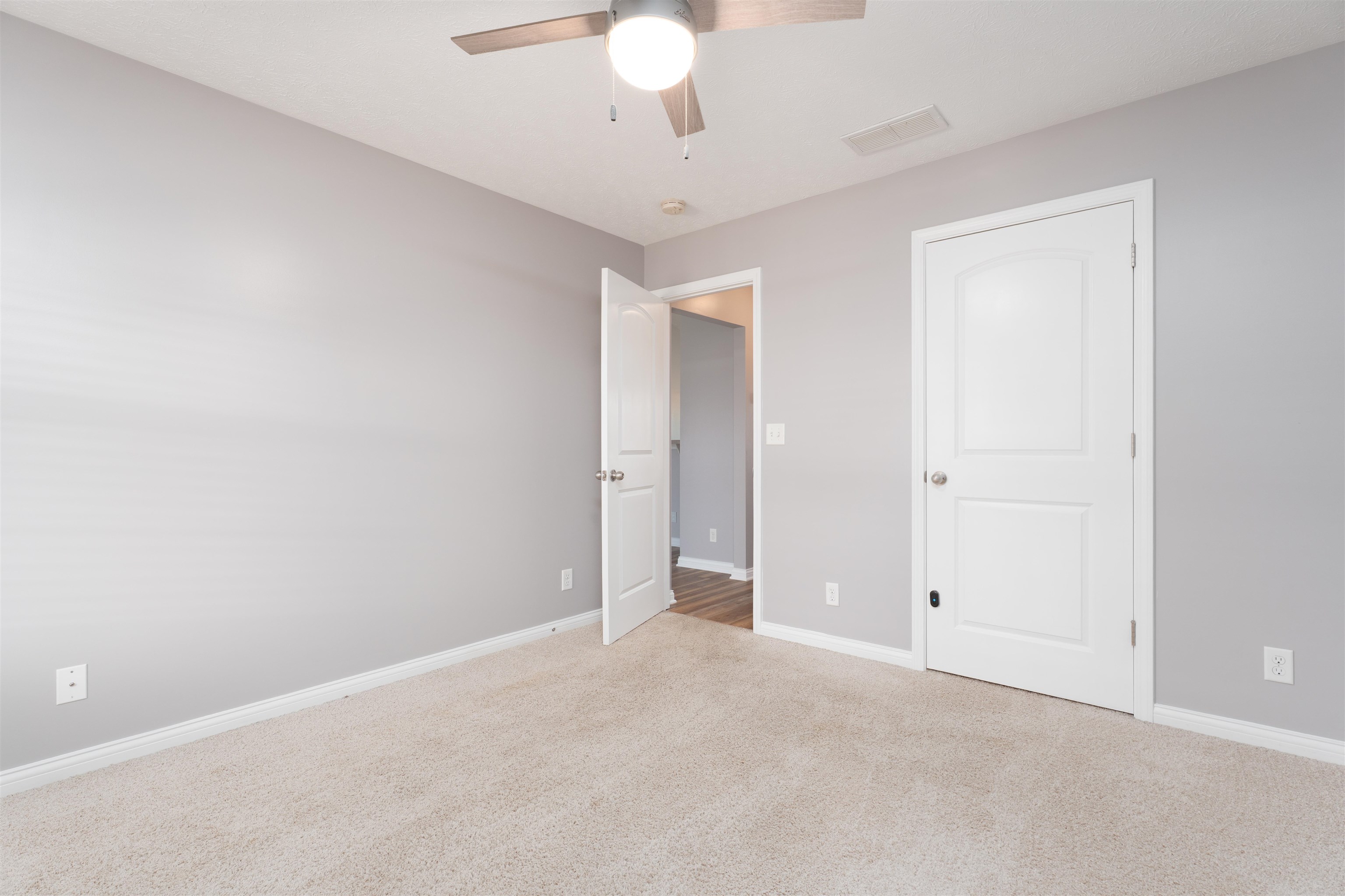 4825 Bernheim Dr, Owensboro, Kentucky 42301, 3 Bedrooms Bedrooms, ,2 BathroomsBathrooms,Single Family Residence,For Sale,Bernheim Dr,92993