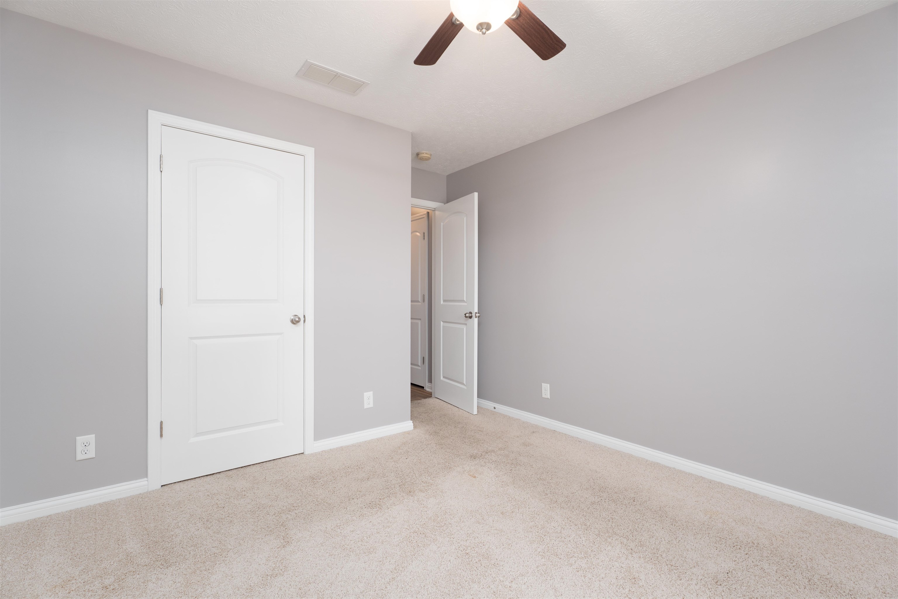 4825 Bernheim Dr, Owensboro, Kentucky 42301, 3 Bedrooms Bedrooms, ,2 BathroomsBathrooms,Single Family Residence,For Sale,Bernheim Dr,92993