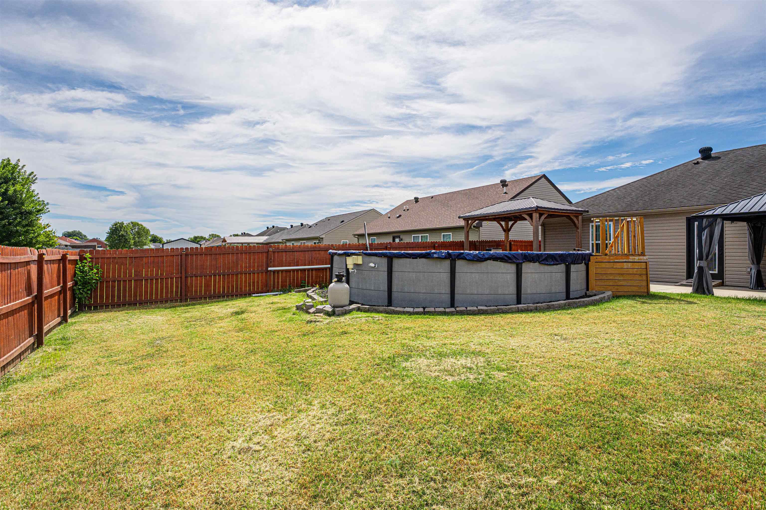 4825 Bernheim Dr, Owensboro, Kentucky 42301, 3 Bedrooms Bedrooms, ,2 BathroomsBathrooms,Single Family Residence,For Sale,Bernheim Dr,92993