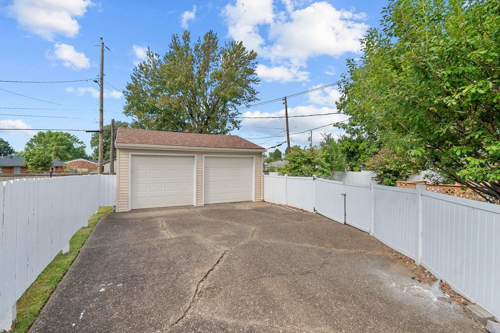 2540 Old Hartford Road, Owensboro, Kentucky 42303, 3 Bedrooms Bedrooms, ,1 BathroomBathrooms,Single Family Residence,For Sale,Old Hartford Road,92995