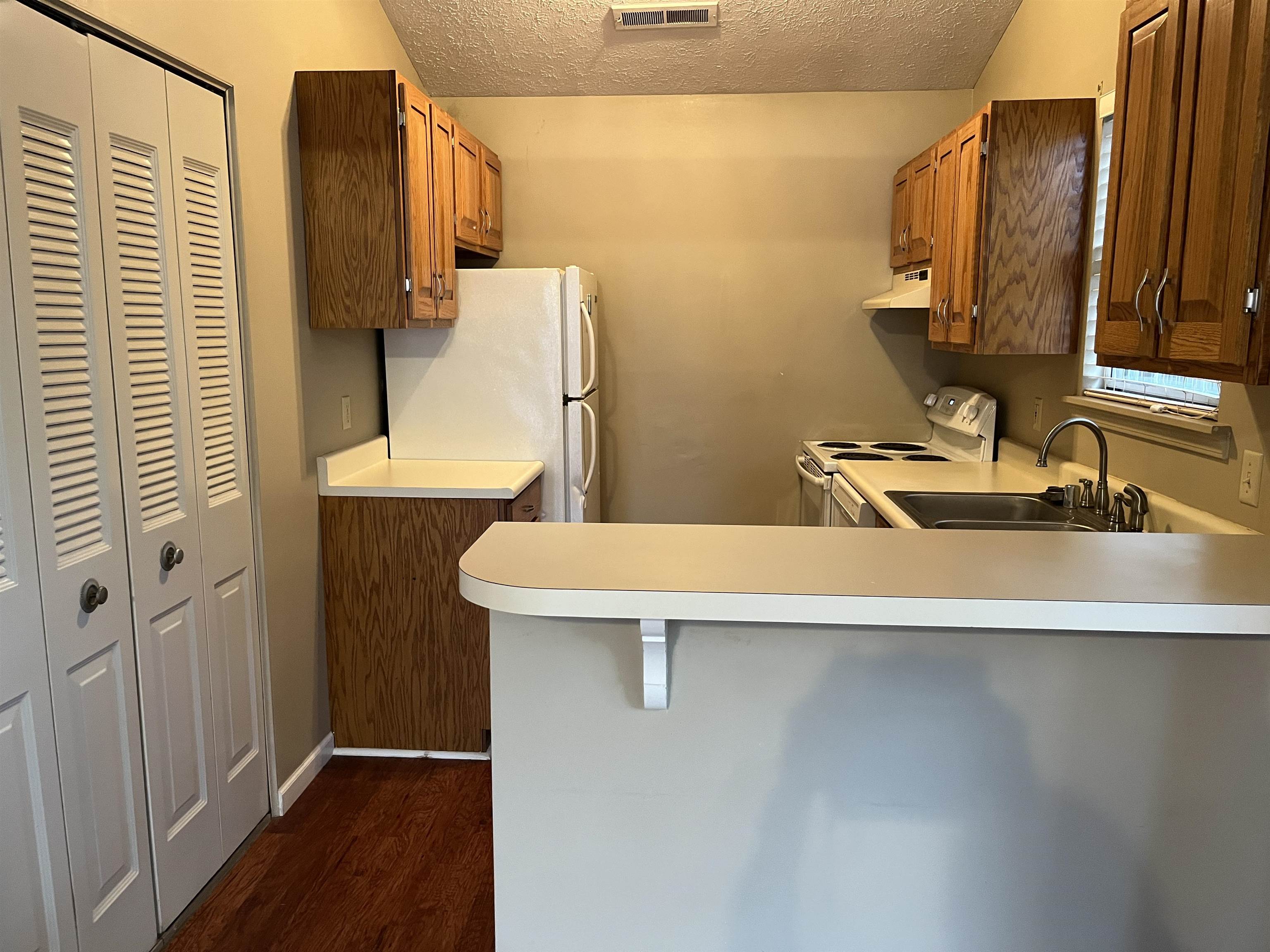 2506 Elder Dr, Owensboro, Kentucky 42301-9999, 2 Bedrooms Bedrooms, ,1 BathroomBathrooms,Single Family Residence,For Sale,Elder Dr,93012