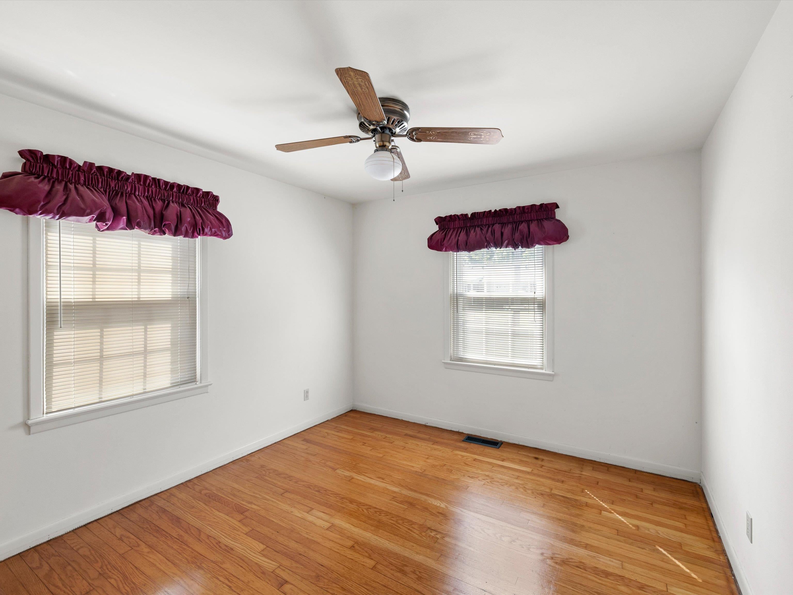 2524 South Cherokee Drive, Owensboro, Kentucky 42301, 3 Bedrooms Bedrooms, ,1 BathroomBathrooms,Single Family Residence,For Sale,South Cherokee Drive,93018