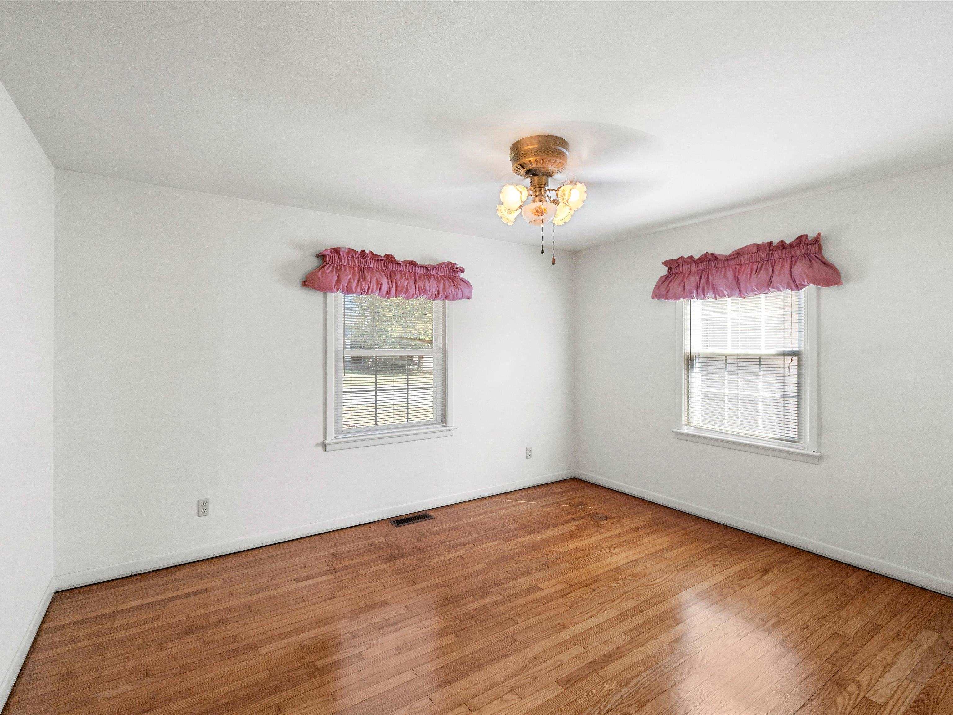 2524 South Cherokee Drive, Owensboro, Kentucky 42301, 3 Bedrooms Bedrooms, ,1 BathroomBathrooms,Single Family Residence,For Sale,South Cherokee Drive,93018