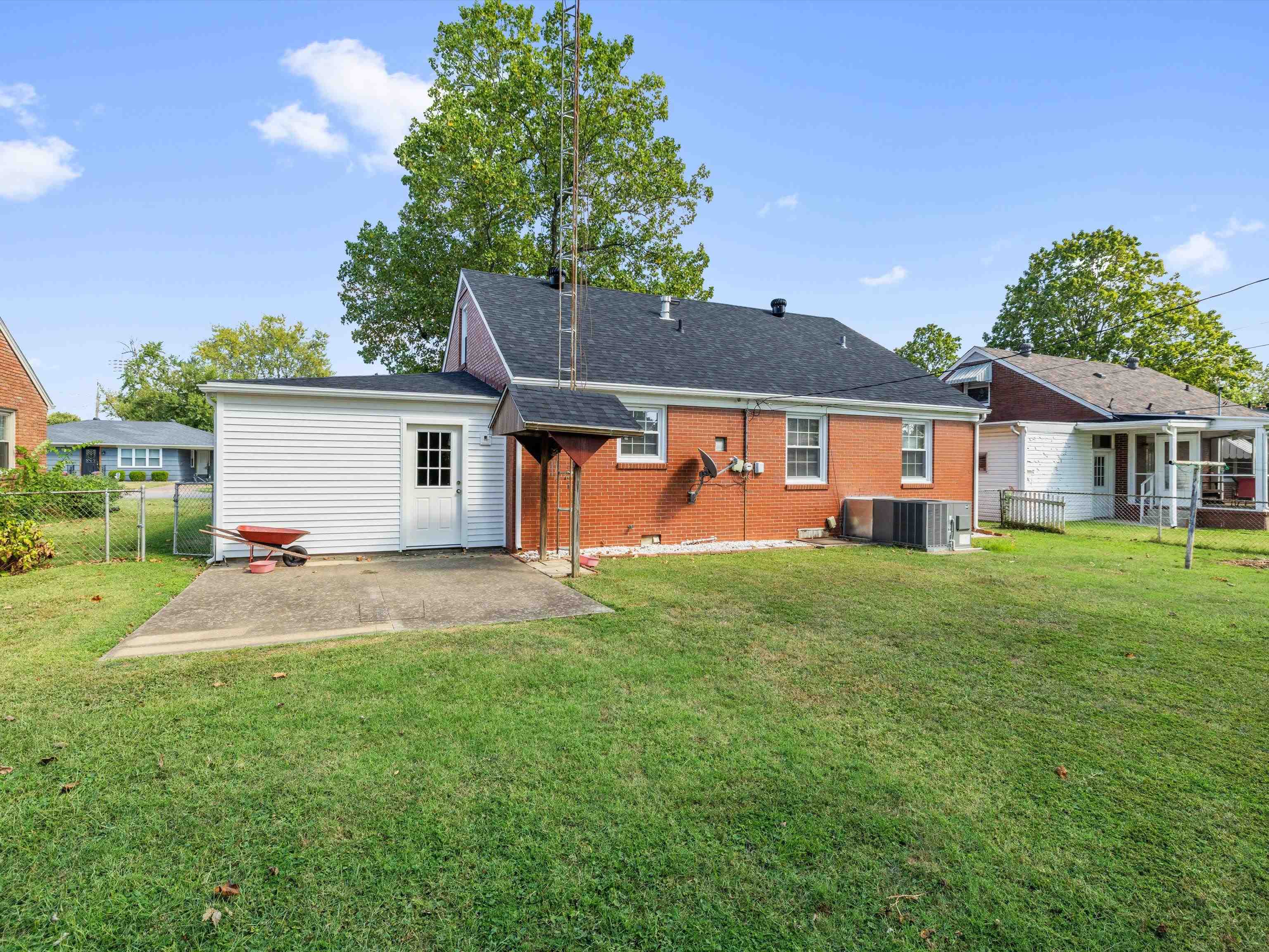 2524 South Cherokee Drive, Owensboro, Kentucky 42301, 3 Bedrooms Bedrooms, ,1 BathroomBathrooms,Single Family Residence,For Sale,South Cherokee Drive,93018