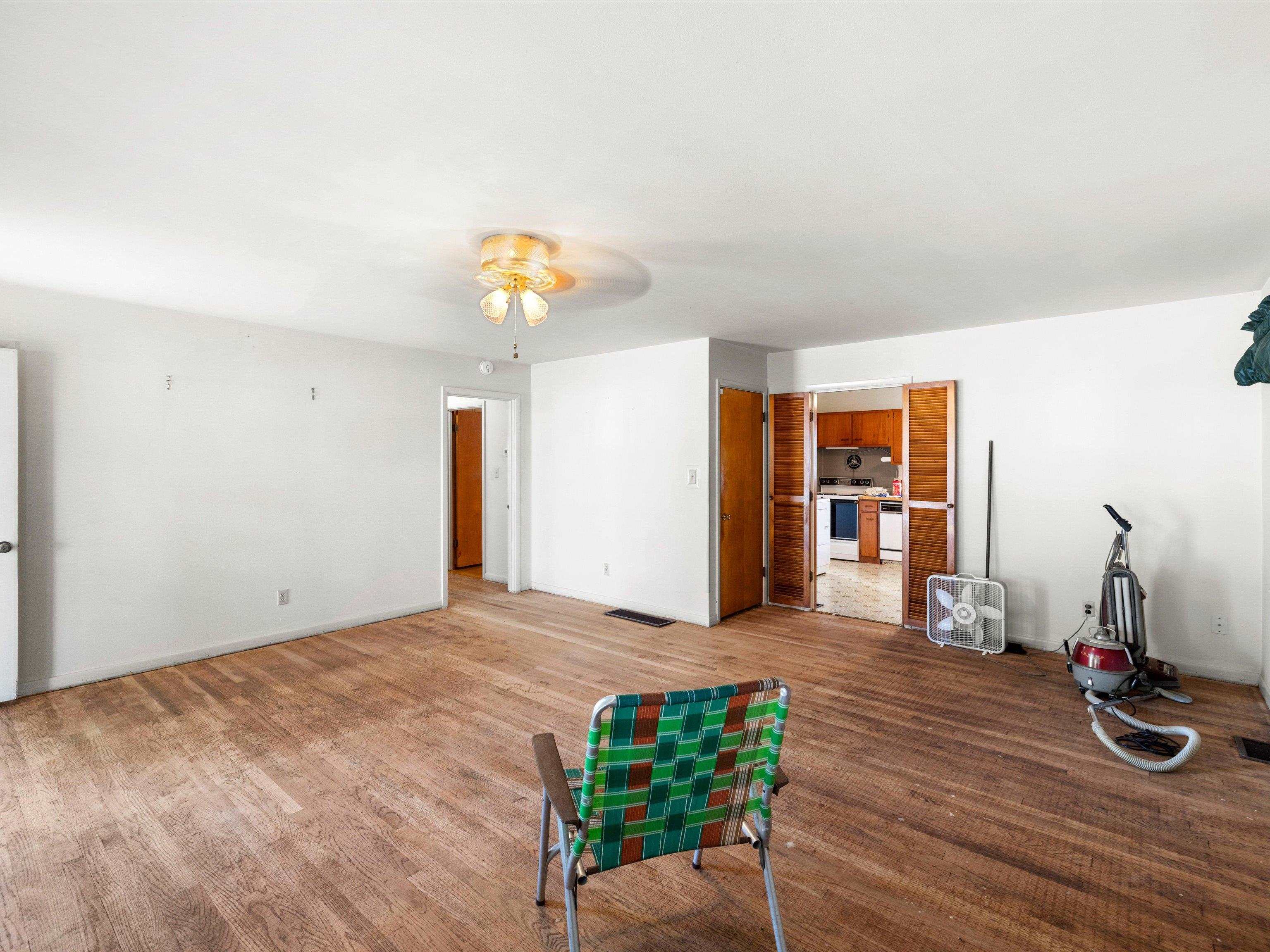 2524 South Cherokee Drive, Owensboro, Kentucky 42301, 3 Bedrooms Bedrooms, ,1 BathroomBathrooms,Single Family Residence,For Sale,South Cherokee Drive,93018