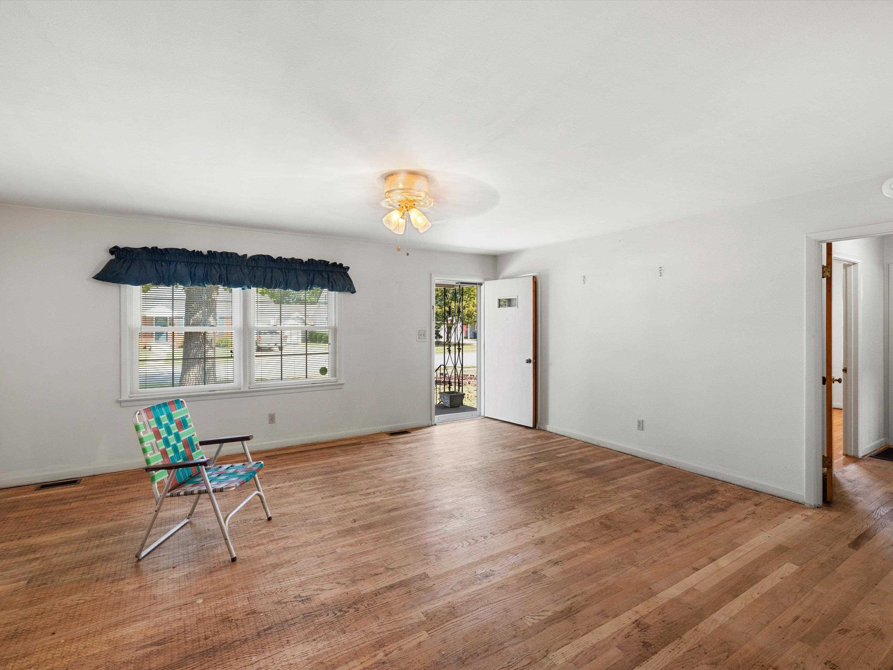 2524 South Cherokee Drive, Owensboro, Kentucky 42301, 3 Bedrooms Bedrooms, ,1 BathroomBathrooms,Single Family Residence,For Sale,South Cherokee Drive,93018