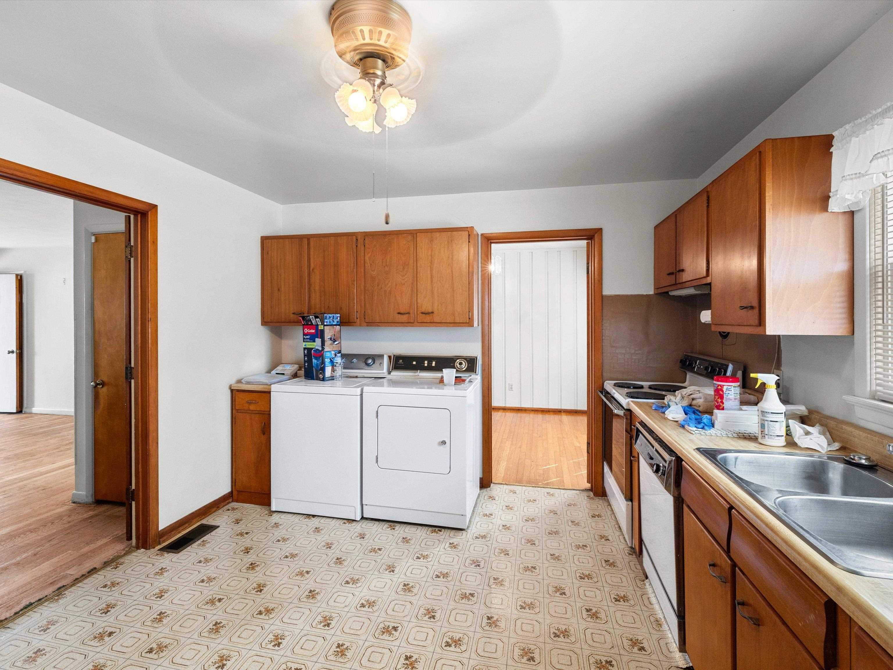 2524 South Cherokee Drive, Owensboro, Kentucky 42301, 3 Bedrooms Bedrooms, ,1 BathroomBathrooms,Single Family Residence,For Sale,South Cherokee Drive,93018