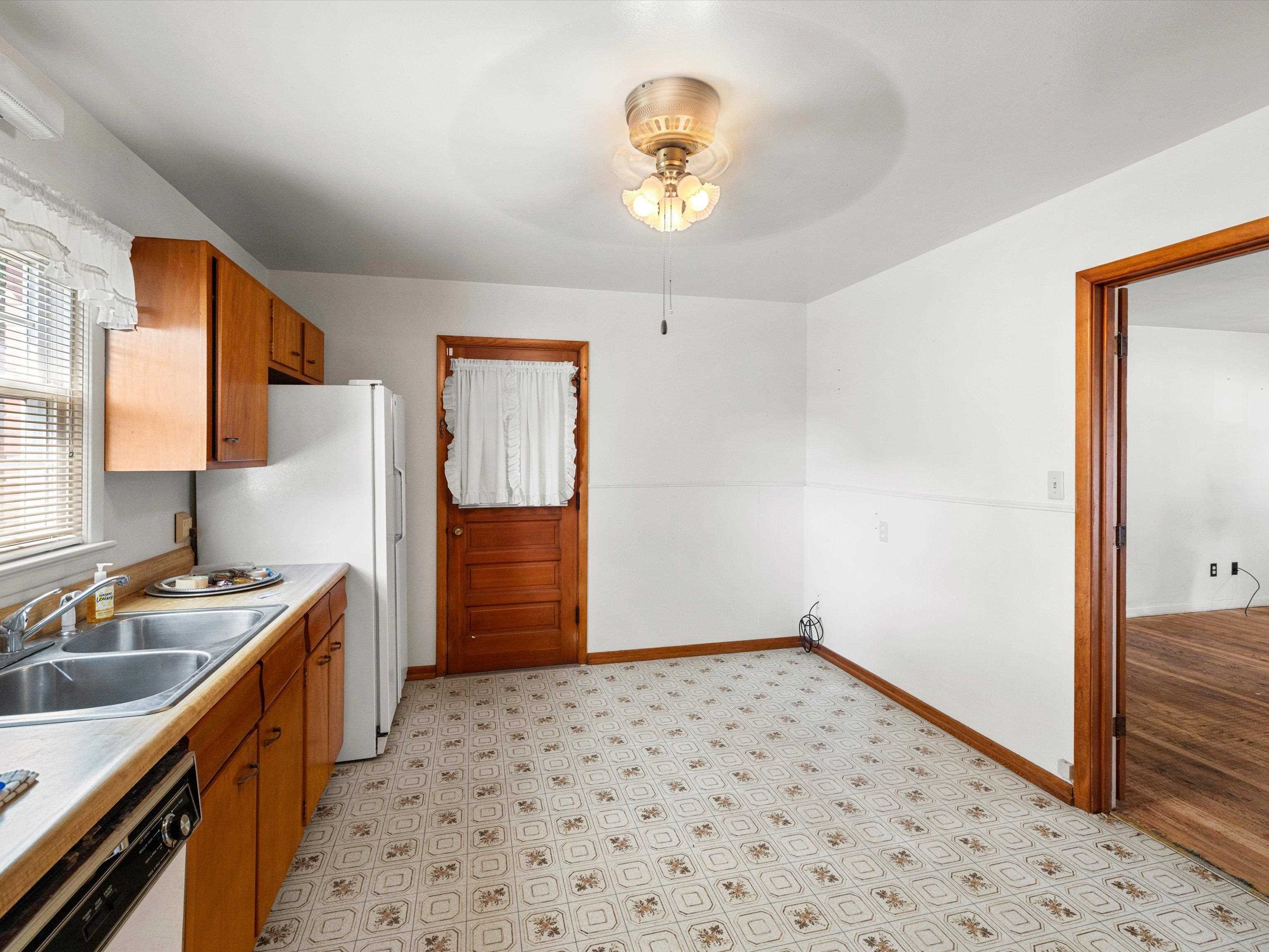 2524 South Cherokee Drive, Owensboro, Kentucky 42301, 3 Bedrooms Bedrooms, ,1 BathroomBathrooms,Single Family Residence,For Sale,South Cherokee Drive,93018