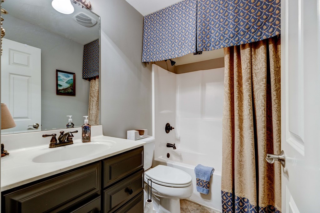 400 Stableford Cir, Owensboro, Kentucky 42303, 4 Bedrooms Bedrooms, ,3 BathroomsBathrooms,Single Family Residence,For Sale,Stableford Cir,93019