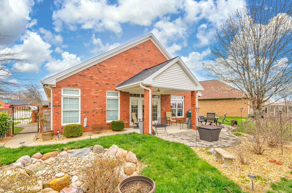 400 Stableford Cir, Owensboro, Kentucky 42303, 4 Bedrooms Bedrooms, ,3 BathroomsBathrooms,Single Family Residence,For Sale,Stableford Cir,93019