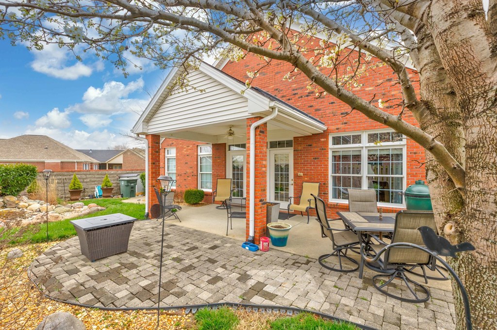 400 Stableford Cir, Owensboro, Kentucky 42303, 4 Bedrooms Bedrooms, ,3 BathroomsBathrooms,Single Family Residence,For Sale,Stableford Cir,93019