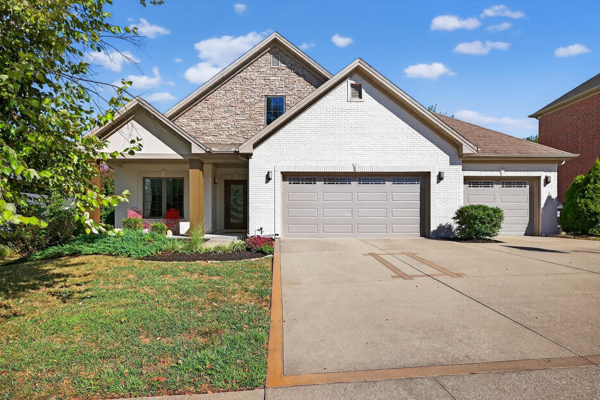 4547 Lake Forest Drive, Owensboro, Kentucky 42303, 4 Bedrooms Bedrooms, ,3 BathroomsBathrooms,Single Family Residence,For Sale,Lake Forest Drive,93021