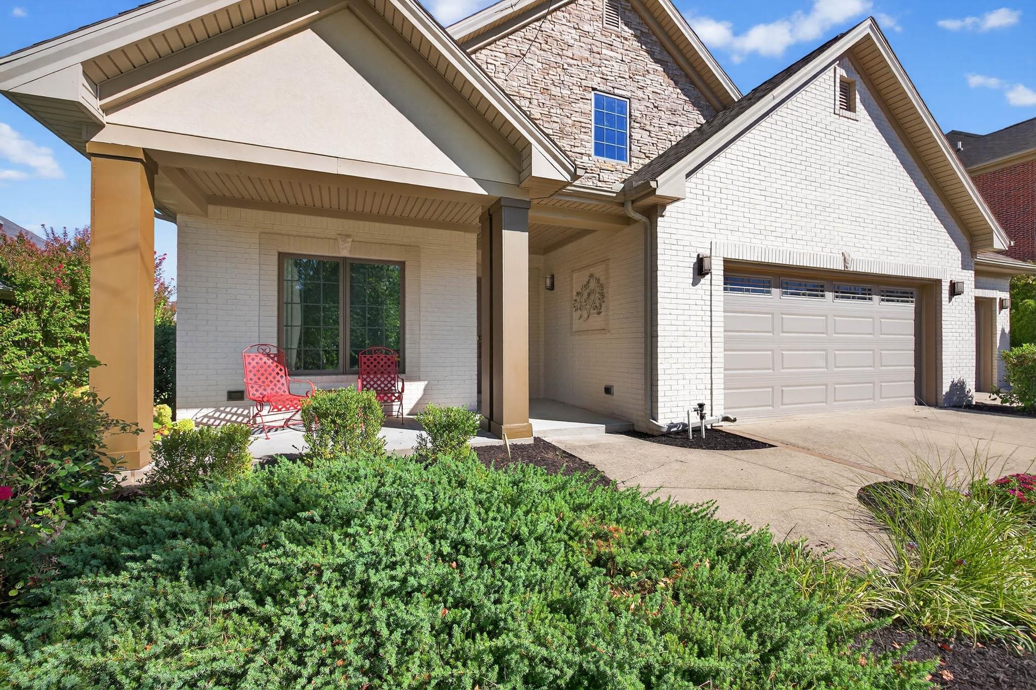 4547 Lake Forest Drive, Owensboro, Kentucky 42303, 4 Bedrooms Bedrooms, ,3 BathroomsBathrooms,Single Family Residence,For Sale,Lake Forest Drive,93021