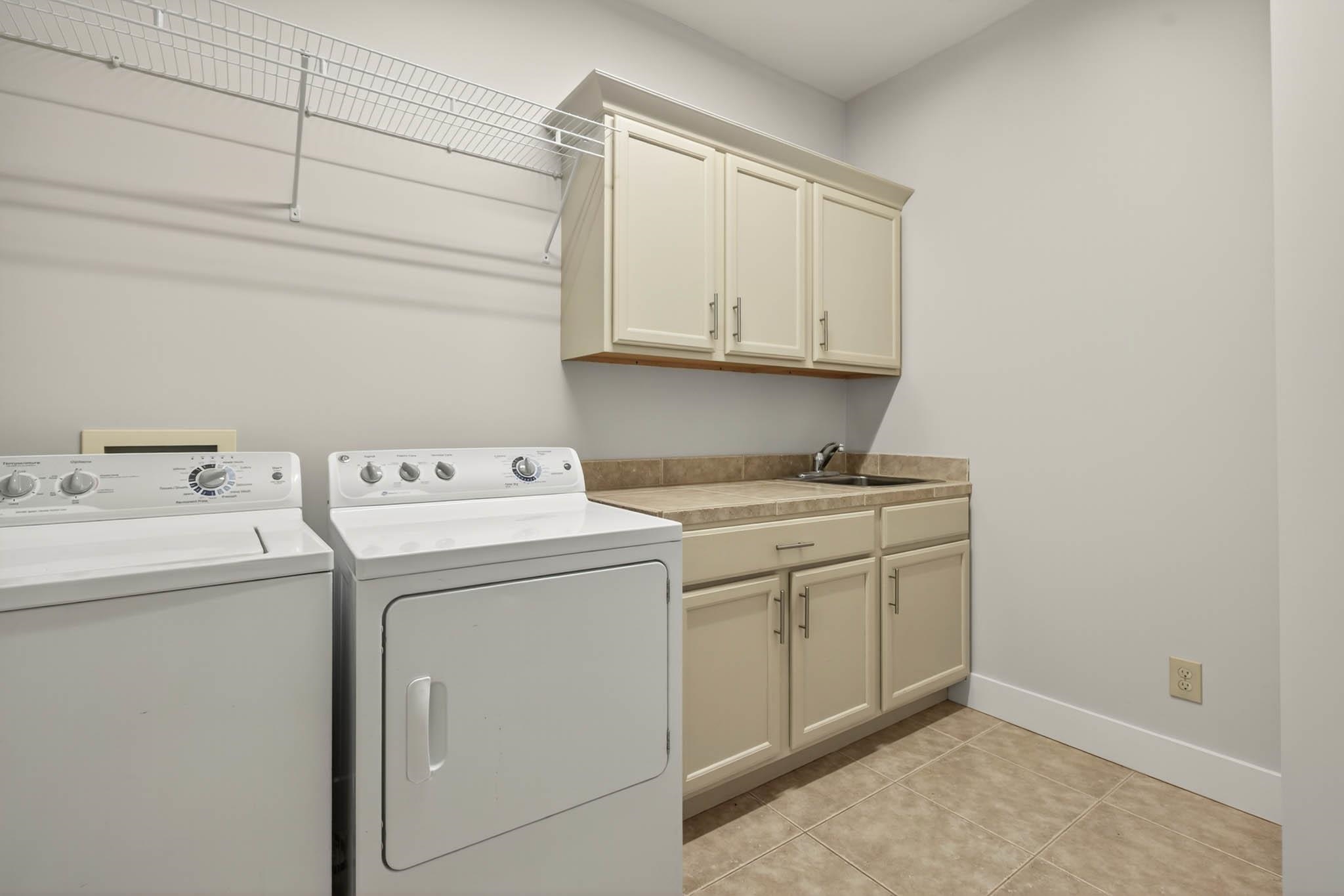 4547 Lake Forest Drive, Owensboro, Kentucky 42303, 4 Bedrooms Bedrooms, ,3 BathroomsBathrooms,Single Family Residence,For Sale,Lake Forest Drive,93021