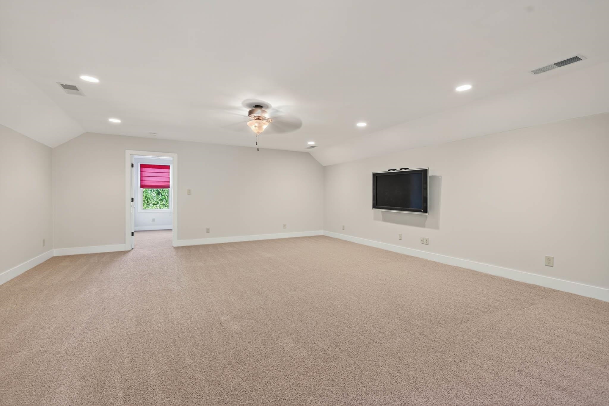 4547 Lake Forest Drive, Owensboro, Kentucky 42303, 4 Bedrooms Bedrooms, ,3 BathroomsBathrooms,Single Family Residence,For Sale,Lake Forest Drive,93021