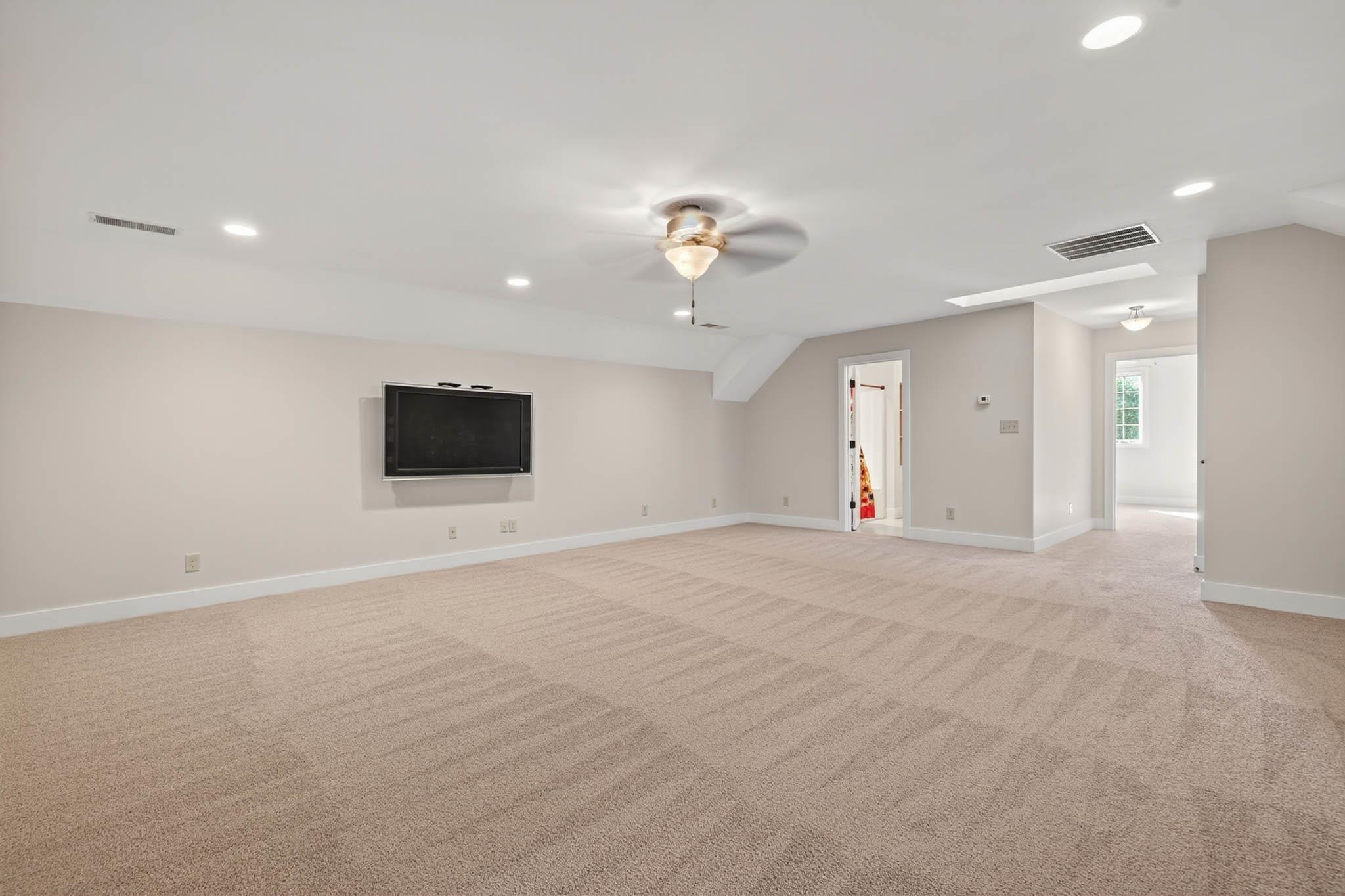 4547 Lake Forest Drive, Owensboro, Kentucky 42303, 4 Bedrooms Bedrooms, ,3 BathroomsBathrooms,Single Family Residence,For Sale,Lake Forest Drive,93021
