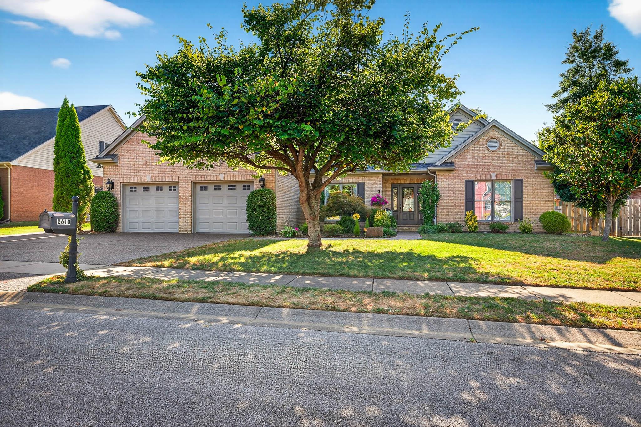 2610 Avenue of the Parks, Owensboro, Kentucky 42303, 3 Bedrooms Bedrooms, ,2 BathroomsBathrooms,Single Family Residence,For Sale,Avenue of the Parks,93022