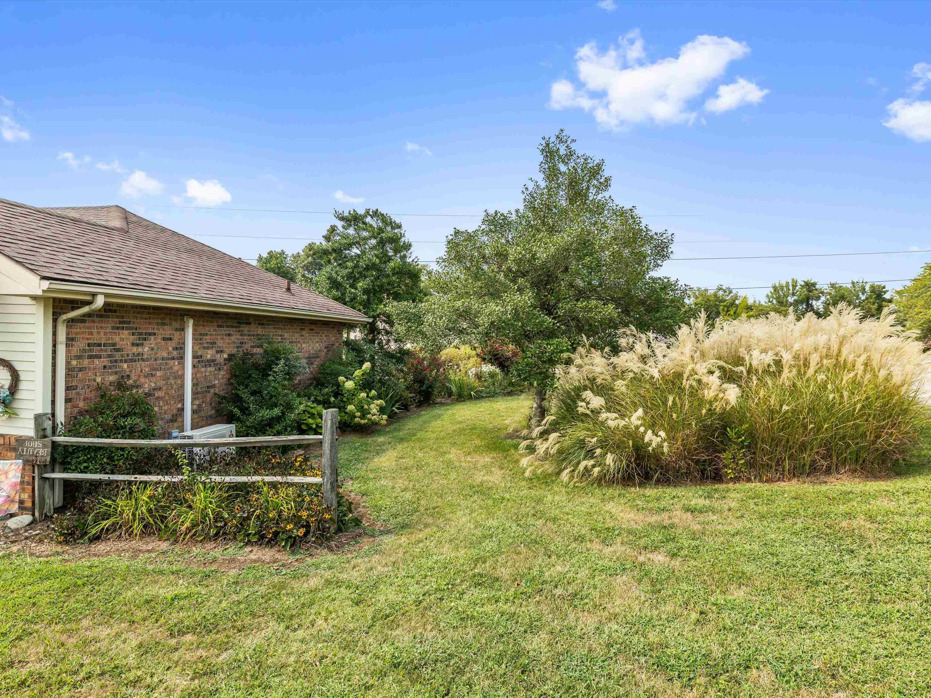105 Riverview Dr, Hawesville, Kentucky 42348, 3 Bedrooms Bedrooms, ,2 BathroomsBathrooms,Single Family Residence,For Sale,Riverview Dr,93023