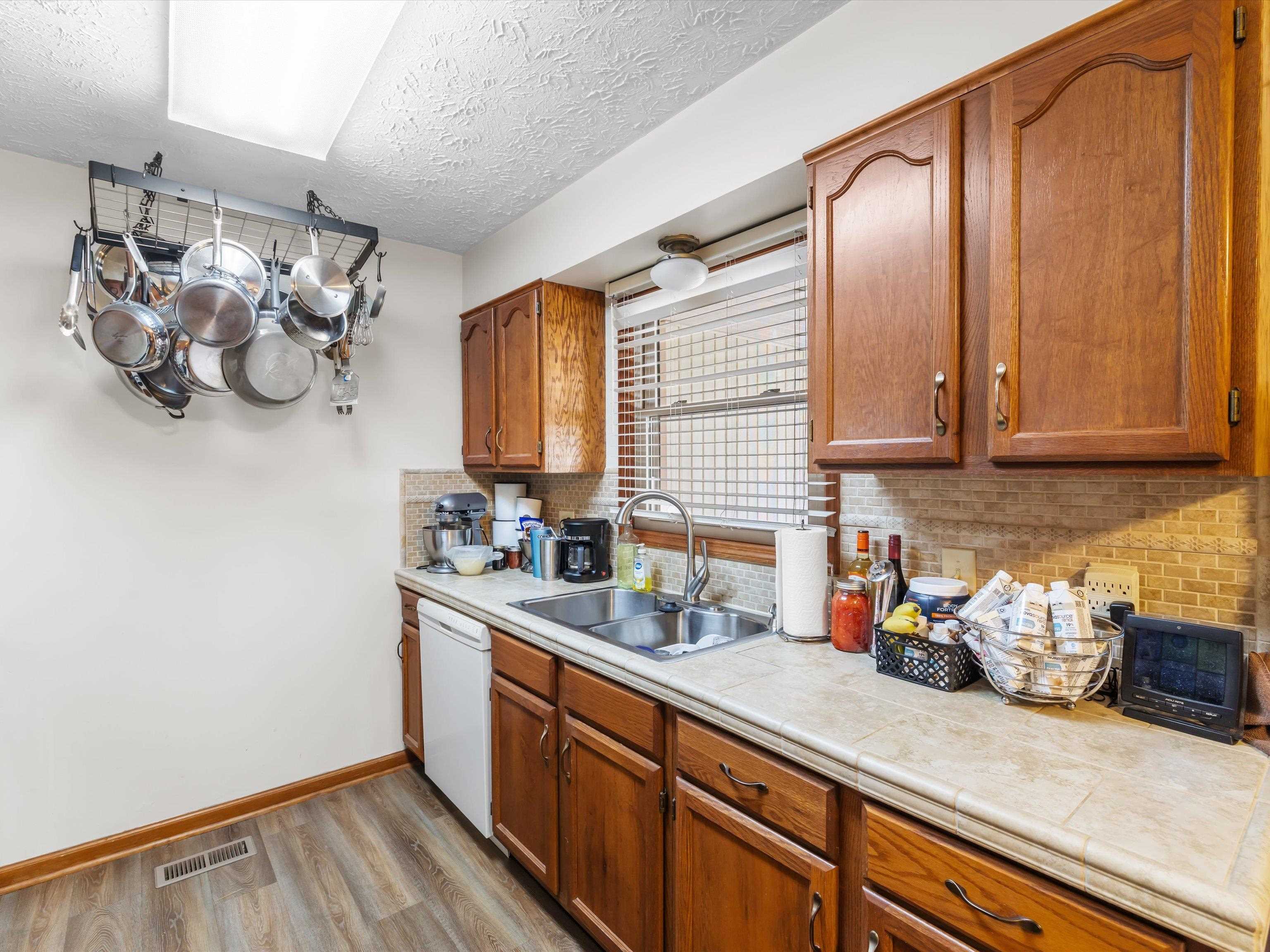 105 Riverview Dr, Hawesville, Kentucky 42348, 3 Bedrooms Bedrooms, ,2 BathroomsBathrooms,Single Family Residence,For Sale,Riverview Dr,93023