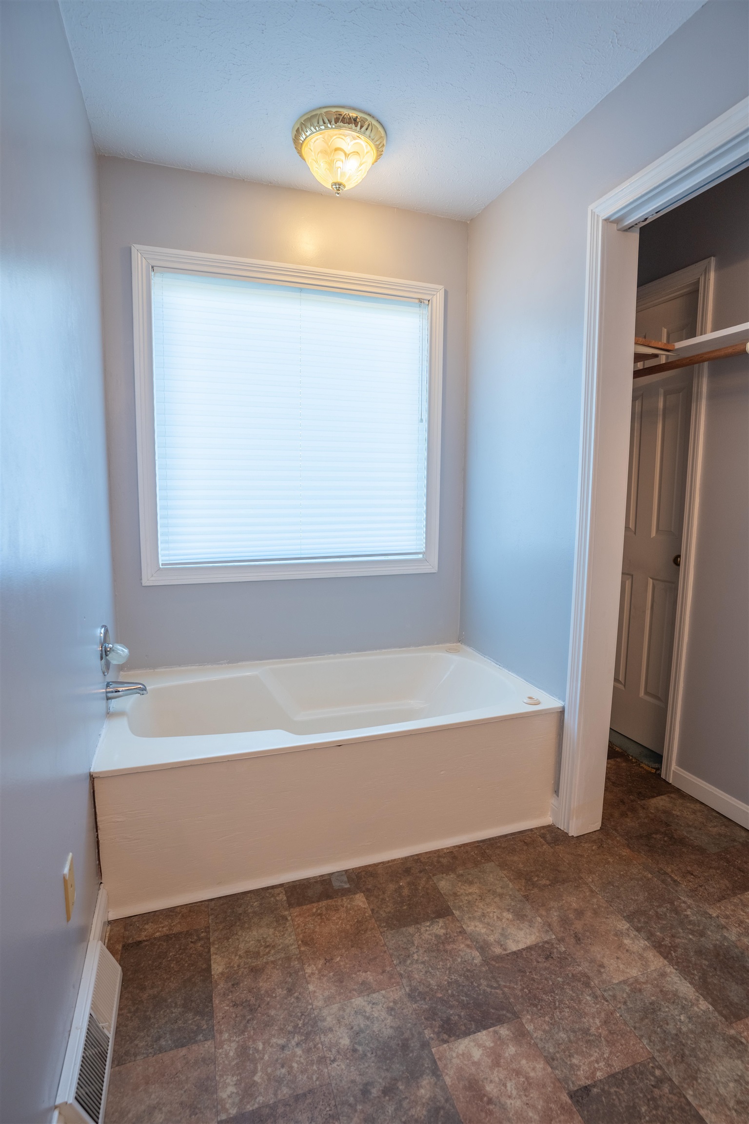 1487 State Route 81 N, Calhoun, Kentucky 42327, 4 Bedrooms Bedrooms, ,3 BathroomsBathrooms,Single Family Residence,For Sale,State Route 81 N,93024