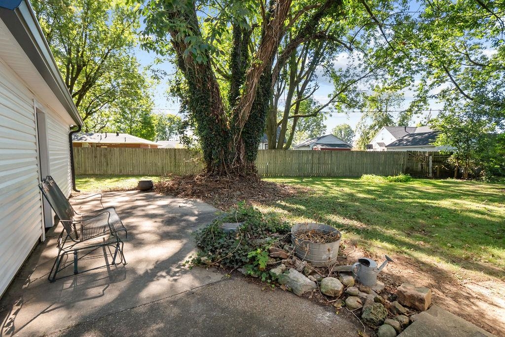 2231 Saint James Court, Owensboro, Kentucky 42301, 3 Bedrooms Bedrooms, ,1 BathroomBathrooms,Single Family Residence,For Sale,Saint James Court,93025