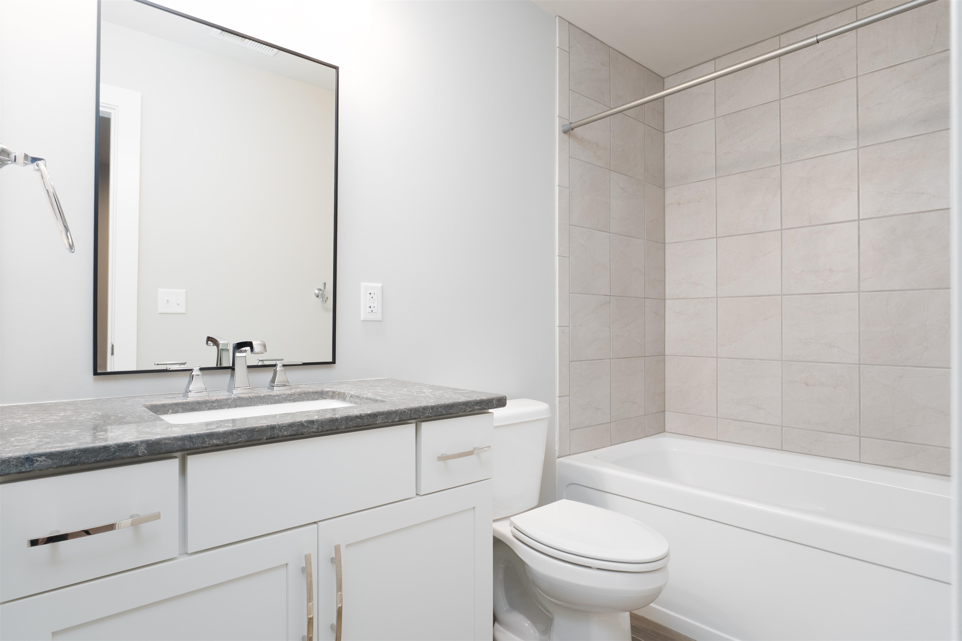 1913 Celebration Circle, Owensboro, Kentucky 42303, 3 Bedrooms Bedrooms, ,2 BathroomsBathrooms,Single Family Residence,For Sale,Celebration Circle,93031