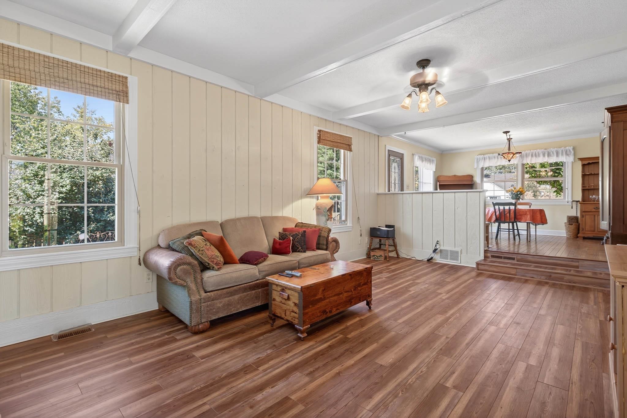 2118 York Drive, Owensboro, Kentucky 42301, 4 Bedrooms Bedrooms, ,2 BathroomsBathrooms,Single Family Residence,For Sale,York Drive,93033