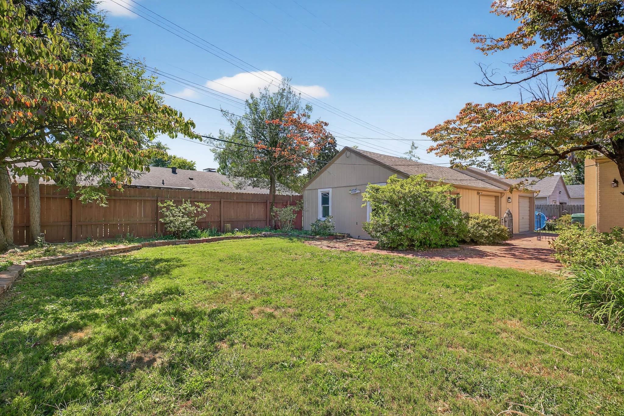 2118 York Drive, Owensboro, Kentucky 42301, 4 Bedrooms Bedrooms, ,2 BathroomsBathrooms,Single Family Residence,For Sale,York Drive,93033