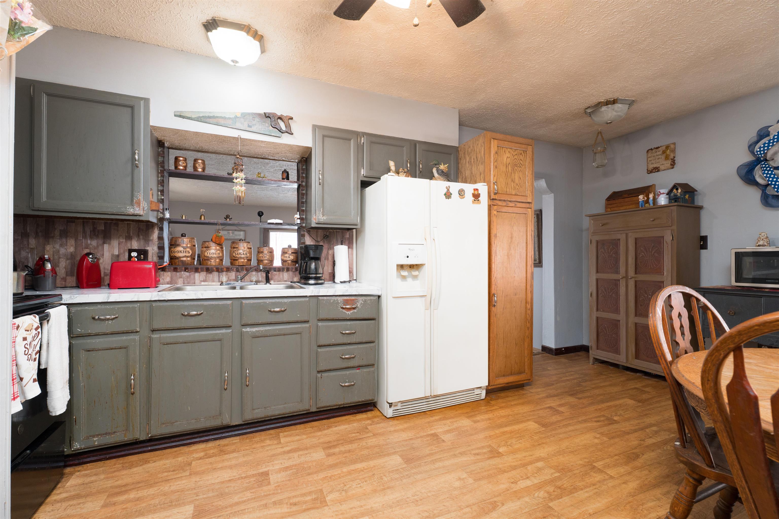 2929 Wandering Lane, Owensboro, Kentucky 42301, 3 Bedrooms Bedrooms, ,1 BathroomBathrooms,Single Family Residence,For Sale,Wandering Lane,93034