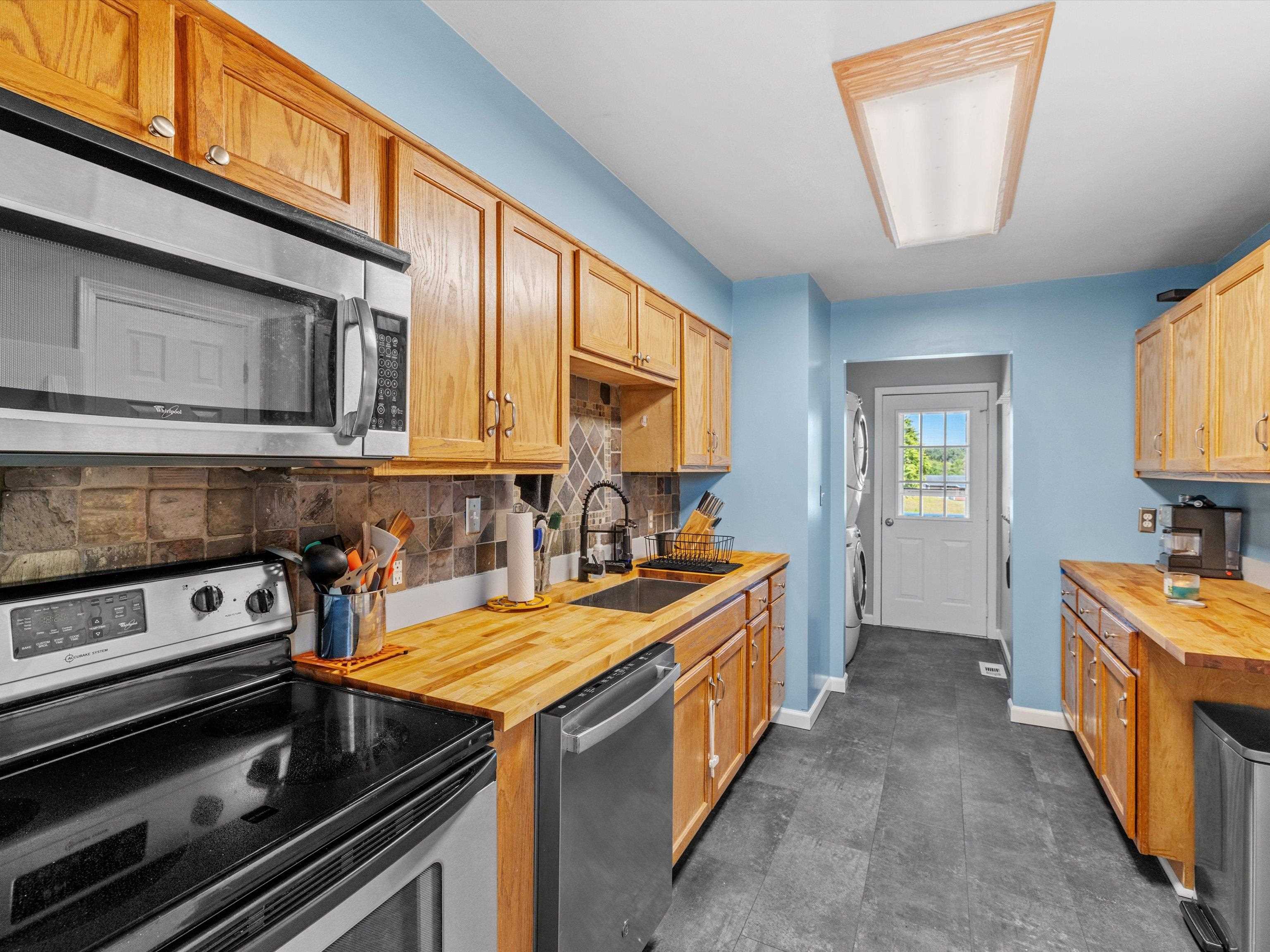 12150 Red Hill Maxwell Road, Utica, Kentucky 42376, 4 Bedrooms Bedrooms, ,2 BathroomsBathrooms,Single Family Residence,For Sale,Red Hill Maxwell Road,93042