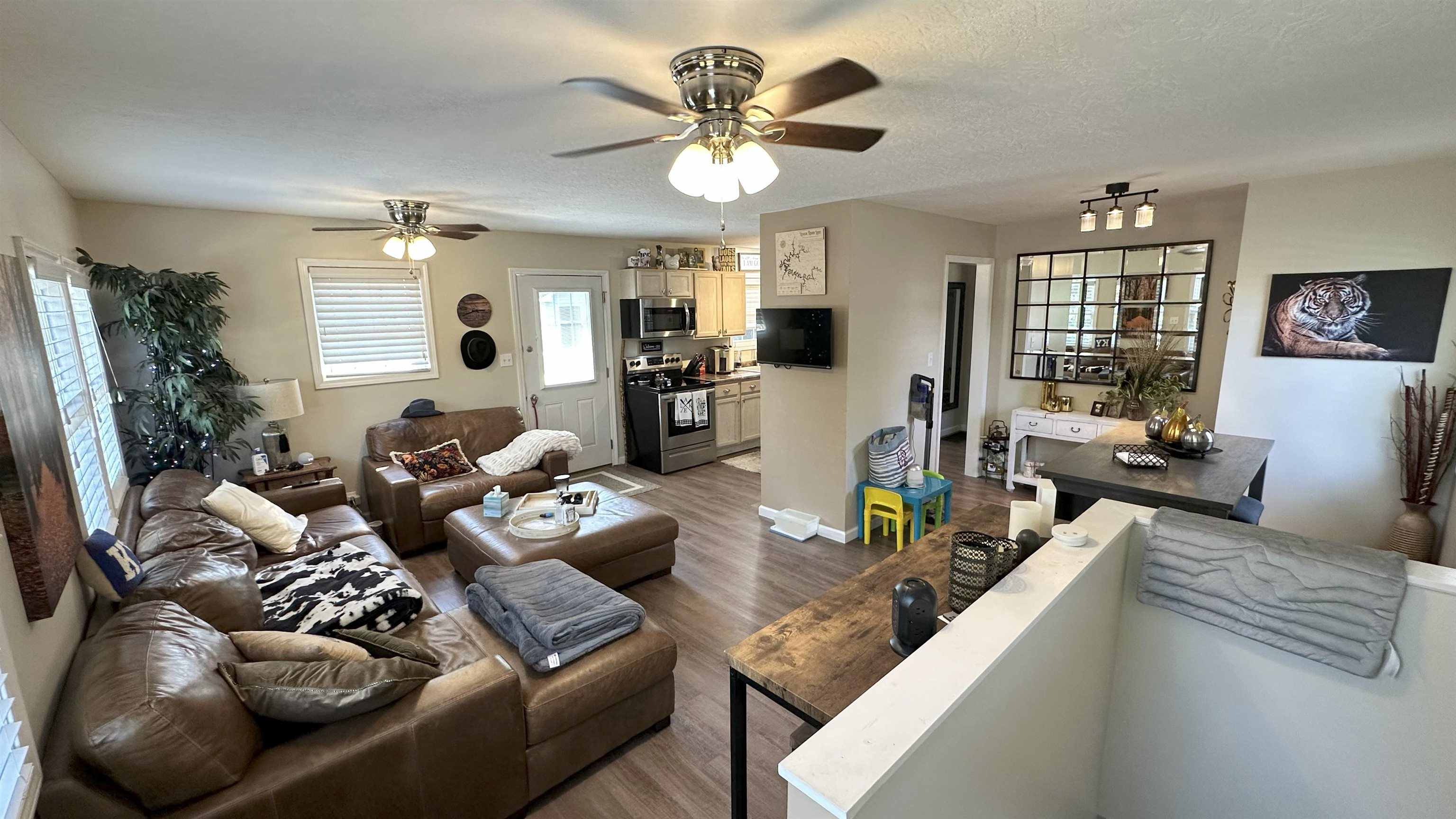 500 Indian Ridge Rd, Falls of Rough, Kentucky 40119, 2 Bedrooms Bedrooms, ,1 BathroomBathrooms,Single Family Residence,For Sale,Indian Ridge Rd,93046
