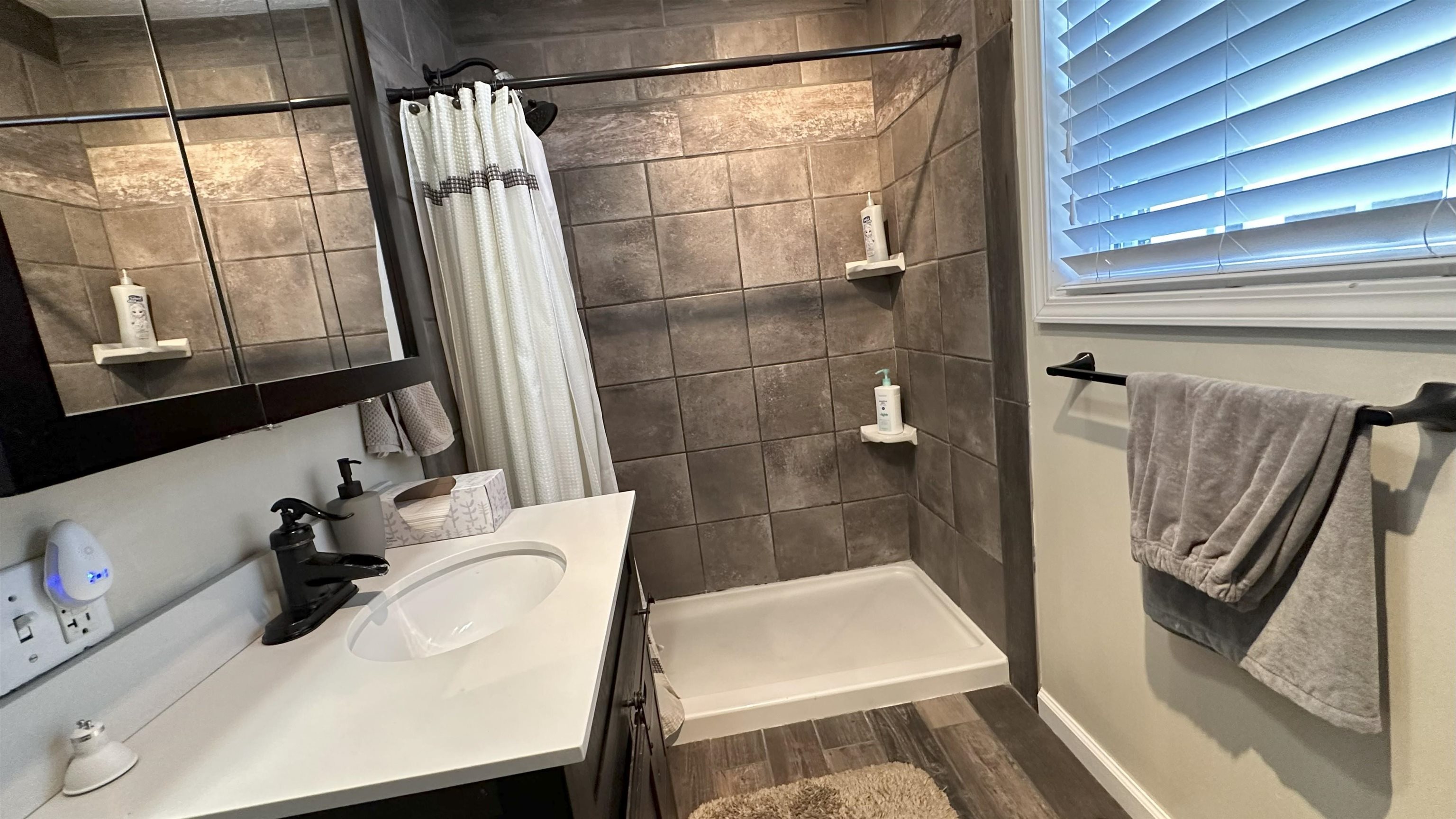 500 Indian Ridge Rd, Falls of Rough, Kentucky 40119, 2 Bedrooms Bedrooms, ,1 BathroomBathrooms,Single Family Residence,For Sale,Indian Ridge Rd,93046