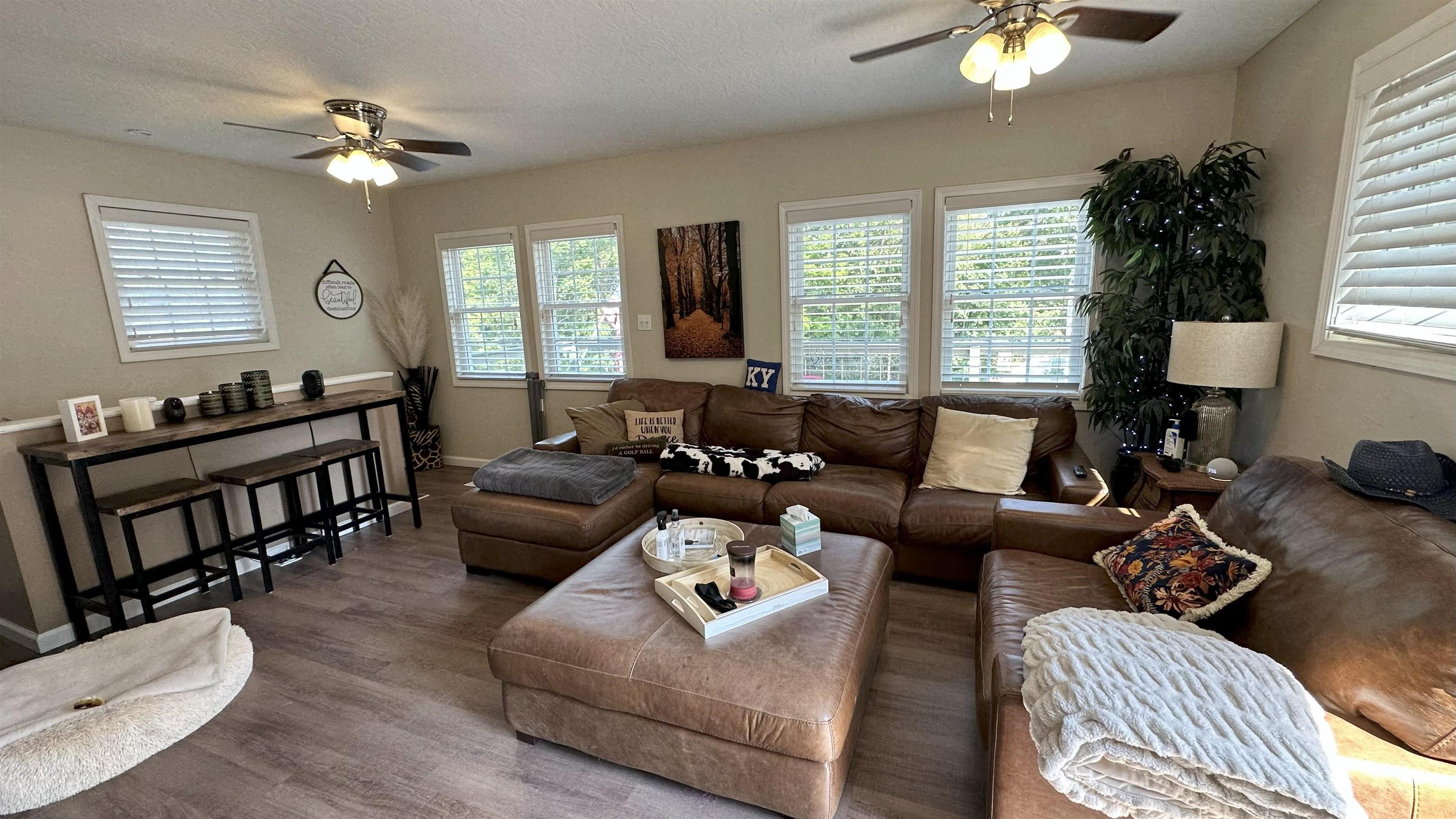 500 Indian Ridge Rd, Falls of Rough, Kentucky 40119, 2 Bedrooms Bedrooms, ,1 BathroomBathrooms,Single Family Residence,For Sale,Indian Ridge Rd,93046