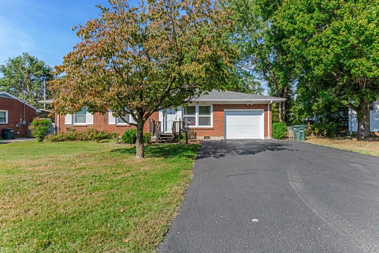 411 Evangeline Court, Hopkinsville, Kentucky 42240, 3 Bedrooms Bedrooms, ,1 BathroomBathrooms,Single Family Residence,For Sale,Evangeline Court,93060