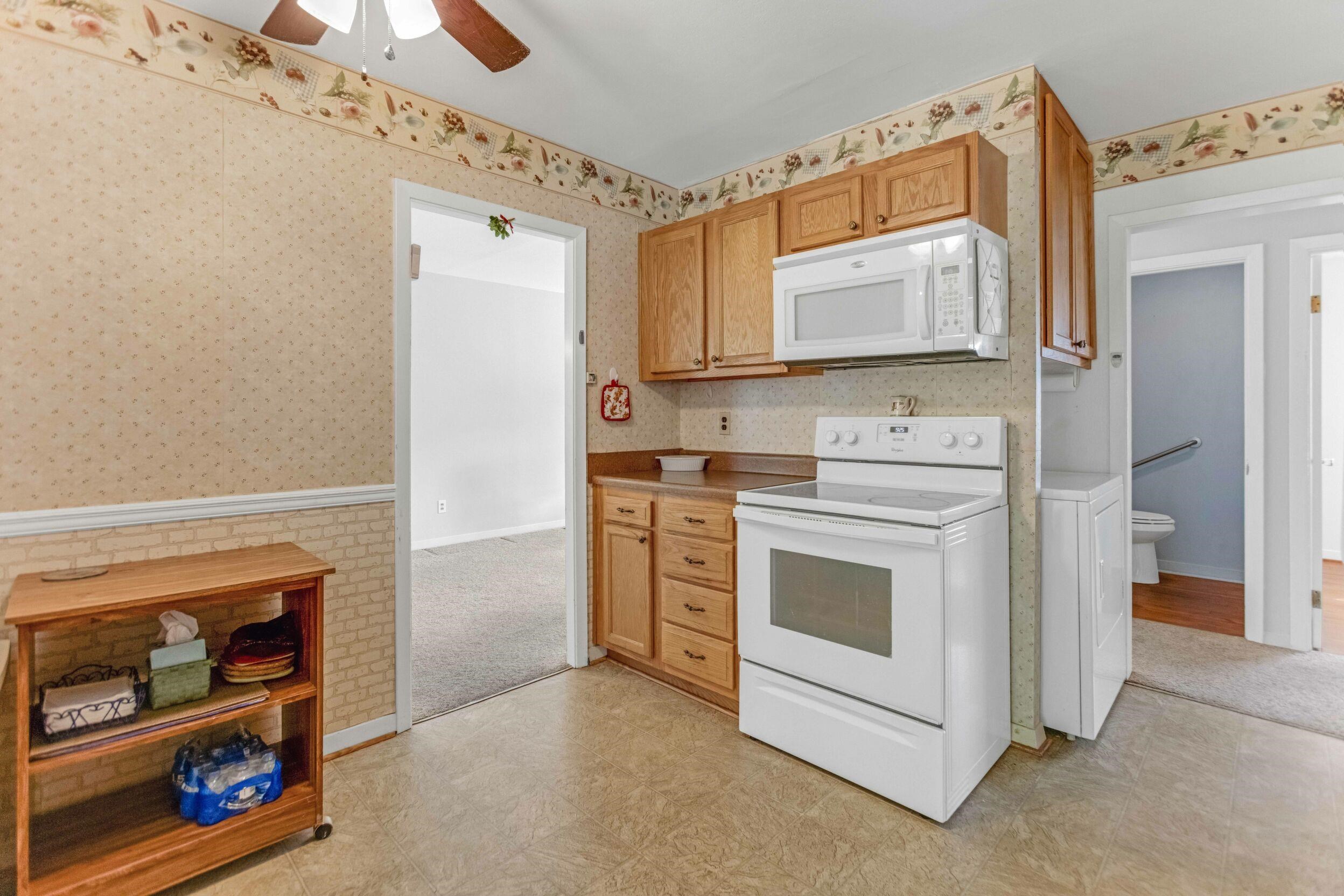 411 Evangeline Court, Hopkinsville, Kentucky 42240, 3 Bedrooms Bedrooms, ,1 BathroomBathrooms,Single Family Residence,For Sale,Evangeline Court,93060