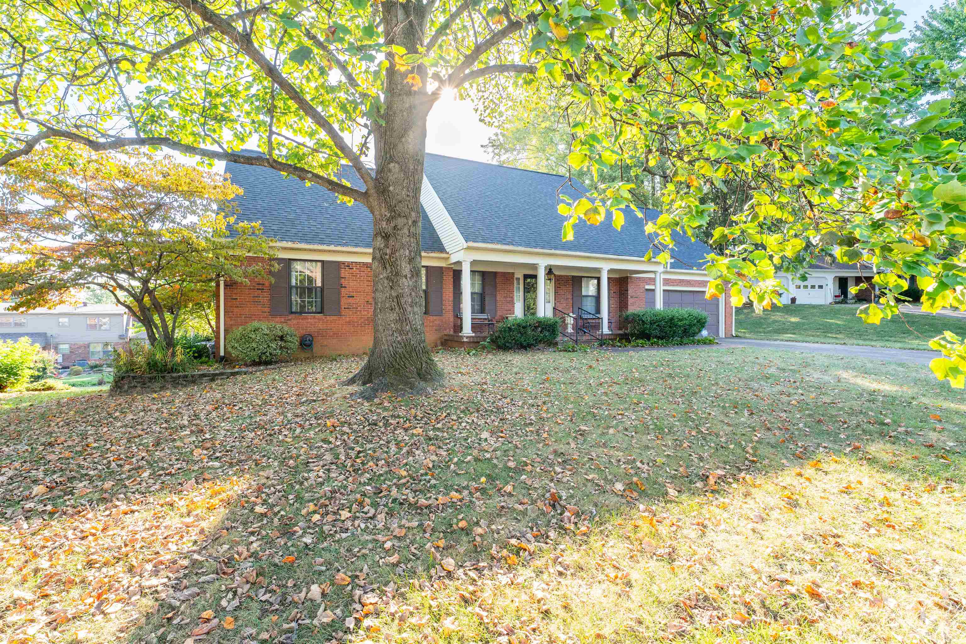4620 Crescent Hill Dr, Owensboro, Kentucky 42303, 4 Bedrooms Bedrooms, ,2 BathroomsBathrooms,Single Family Residence,For Sale,Crescent Hill Dr,93070