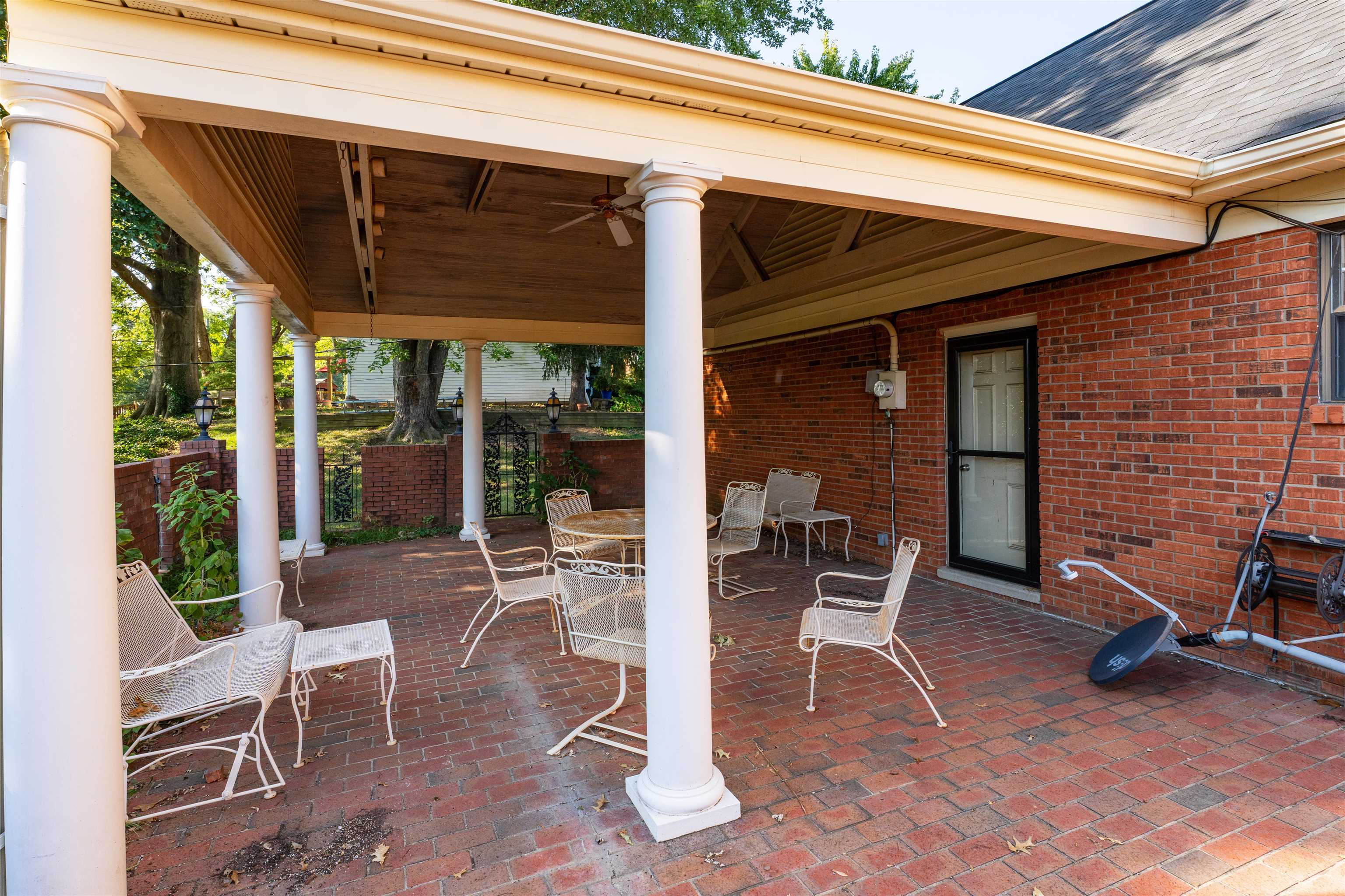 4620 Crescent Hill Dr, Owensboro, Kentucky 42303, 4 Bedrooms Bedrooms, ,2 BathroomsBathrooms,Single Family Residence,For Sale,Crescent Hill Dr,93070