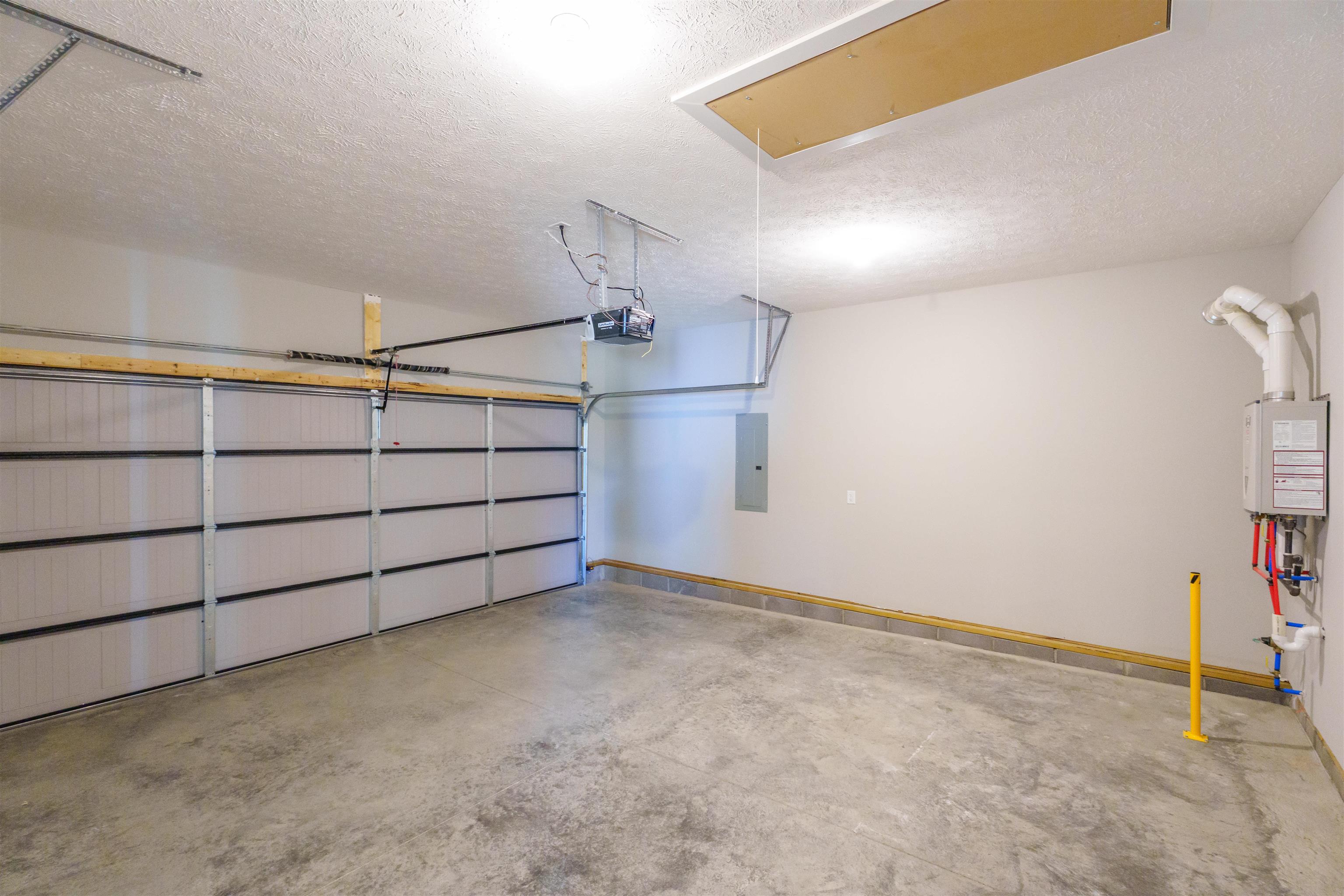 558 Alabaster Ln, Owensboro, Kentucky 42301, 3 Bedrooms Bedrooms, ,2 BathroomsBathrooms,Single Family Residence,For Sale,Alabaster Ln,93074