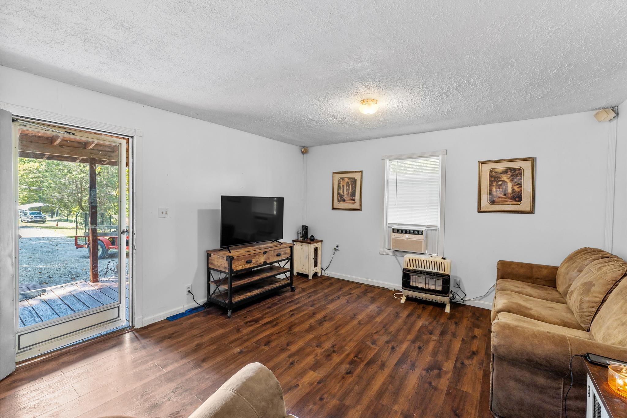 6768 State Route 69 N, Hartford, Kentucky 42347, 3 Bedrooms Bedrooms, ,2 BathroomsBathrooms,Single Family Residence,For Sale,State Route 69 N,93084