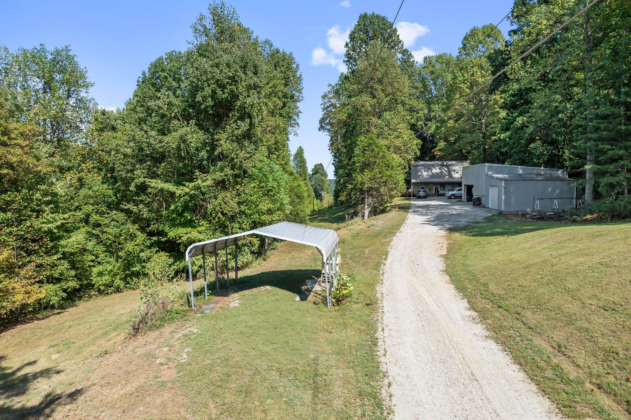 6768 State Route 69 N, Hartford, Kentucky 42347, 3 Bedrooms Bedrooms, ,2 BathroomsBathrooms,Single Family Residence,For Sale,State Route 69 N,93084