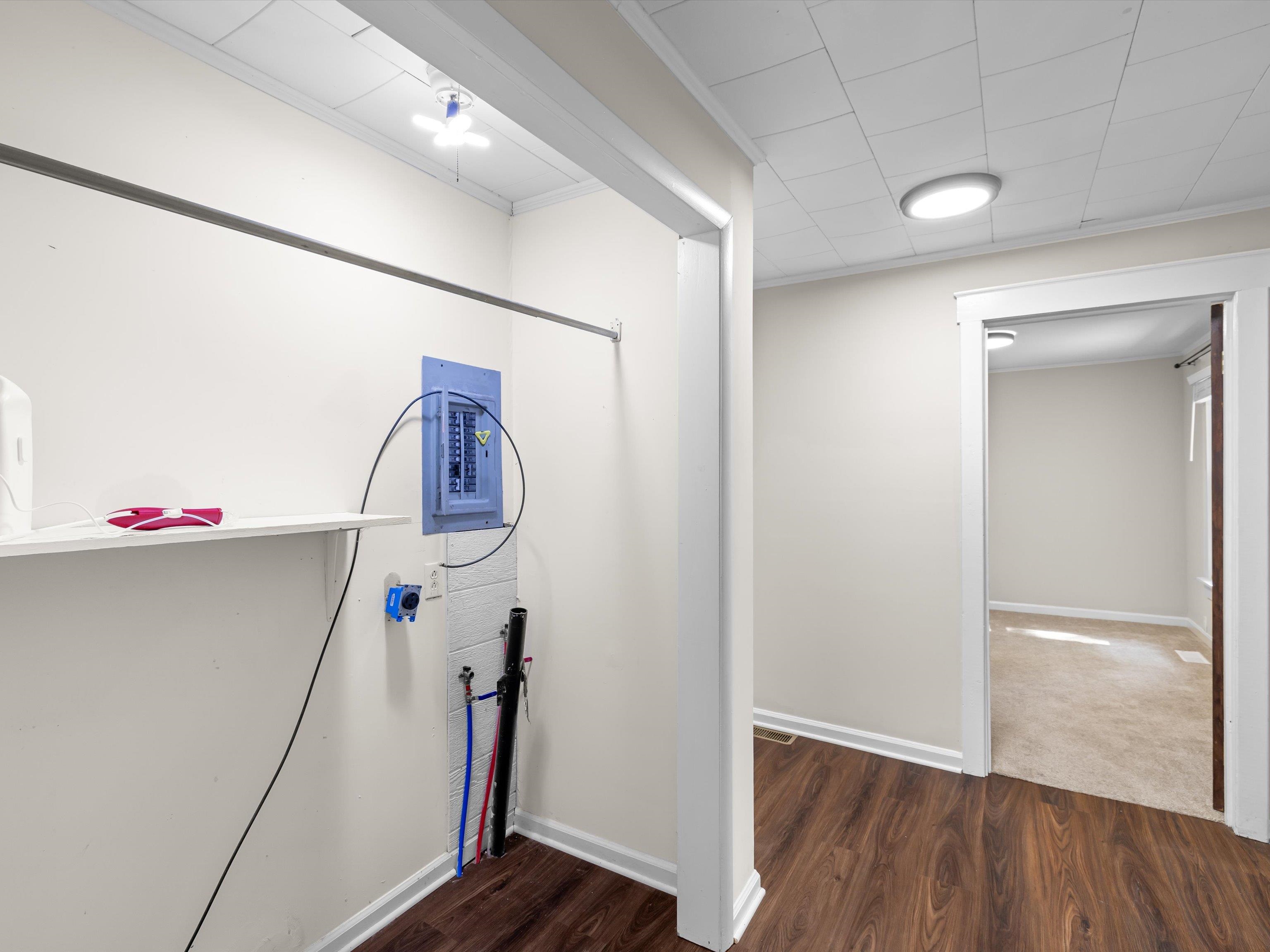 1105 Reservoir Ave, Central City, Kentucky 42330, 3 Bedrooms Bedrooms, ,1 BathroomBathrooms,Single Family Residence,For Sale,Reservoir Ave,93095