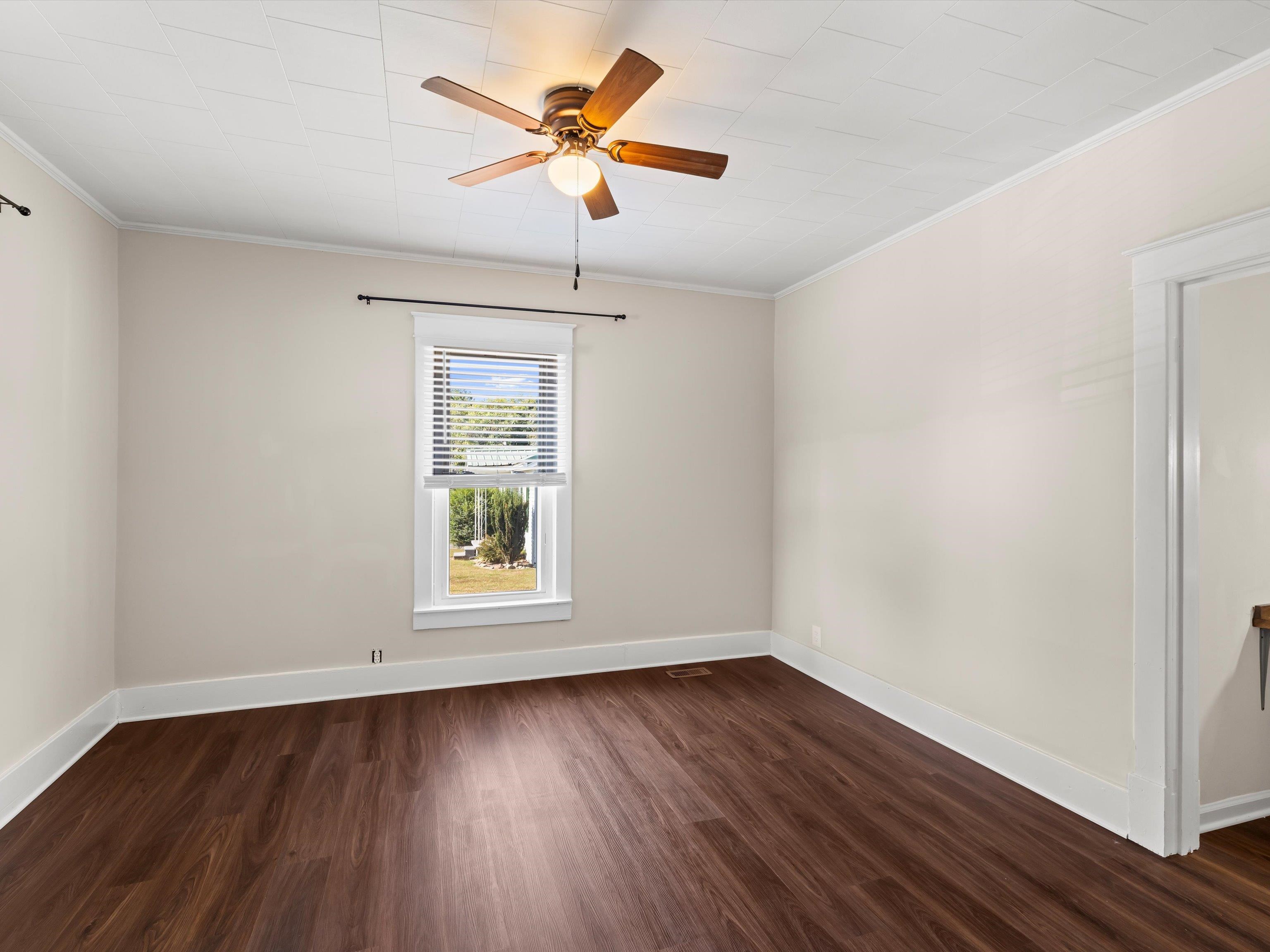 1105 Reservoir Ave, Central City, Kentucky 42330, 3 Bedrooms Bedrooms, ,1 BathroomBathrooms,Single Family Residence,For Sale,Reservoir Ave,93095