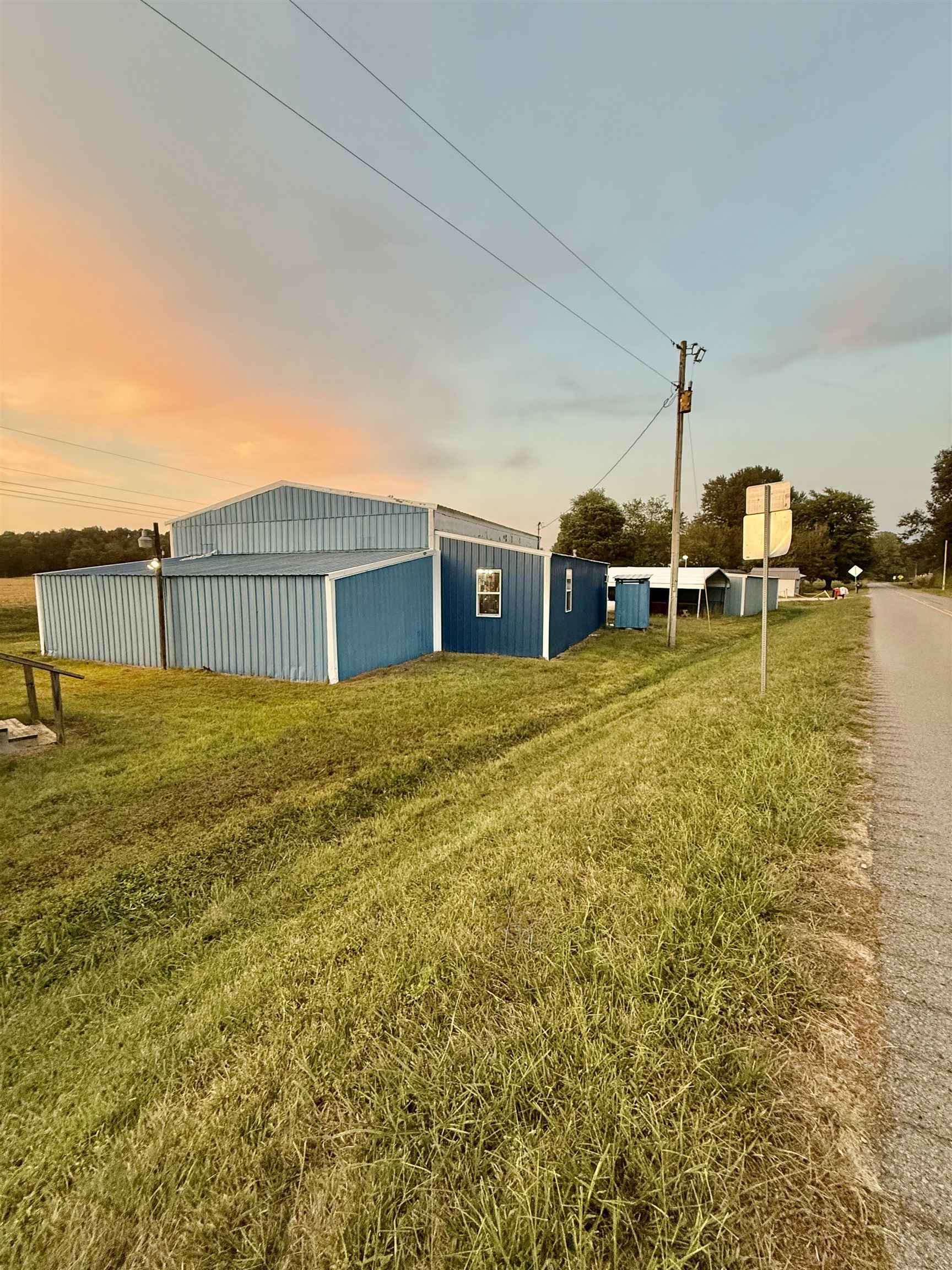 114 Old Glenville Loop, Calhoun, Kentucky 42327, ,Business,For Sale,Old Glenville Loop,93099
