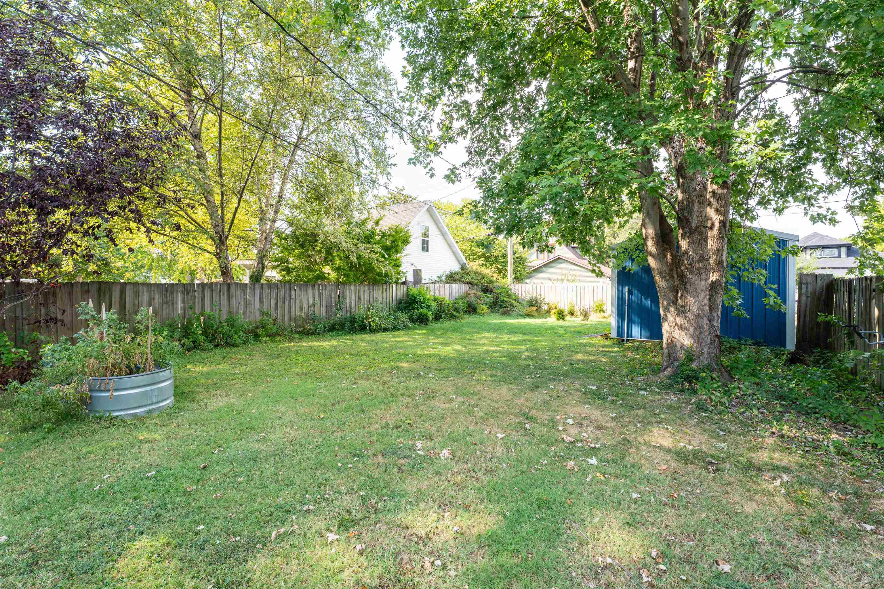 203 24th Street, Owensboro, Kentucky 42303, 2 Bedrooms Bedrooms, ,1 BathroomBathrooms,Single Family Residence,For Sale,24th Street,93100
