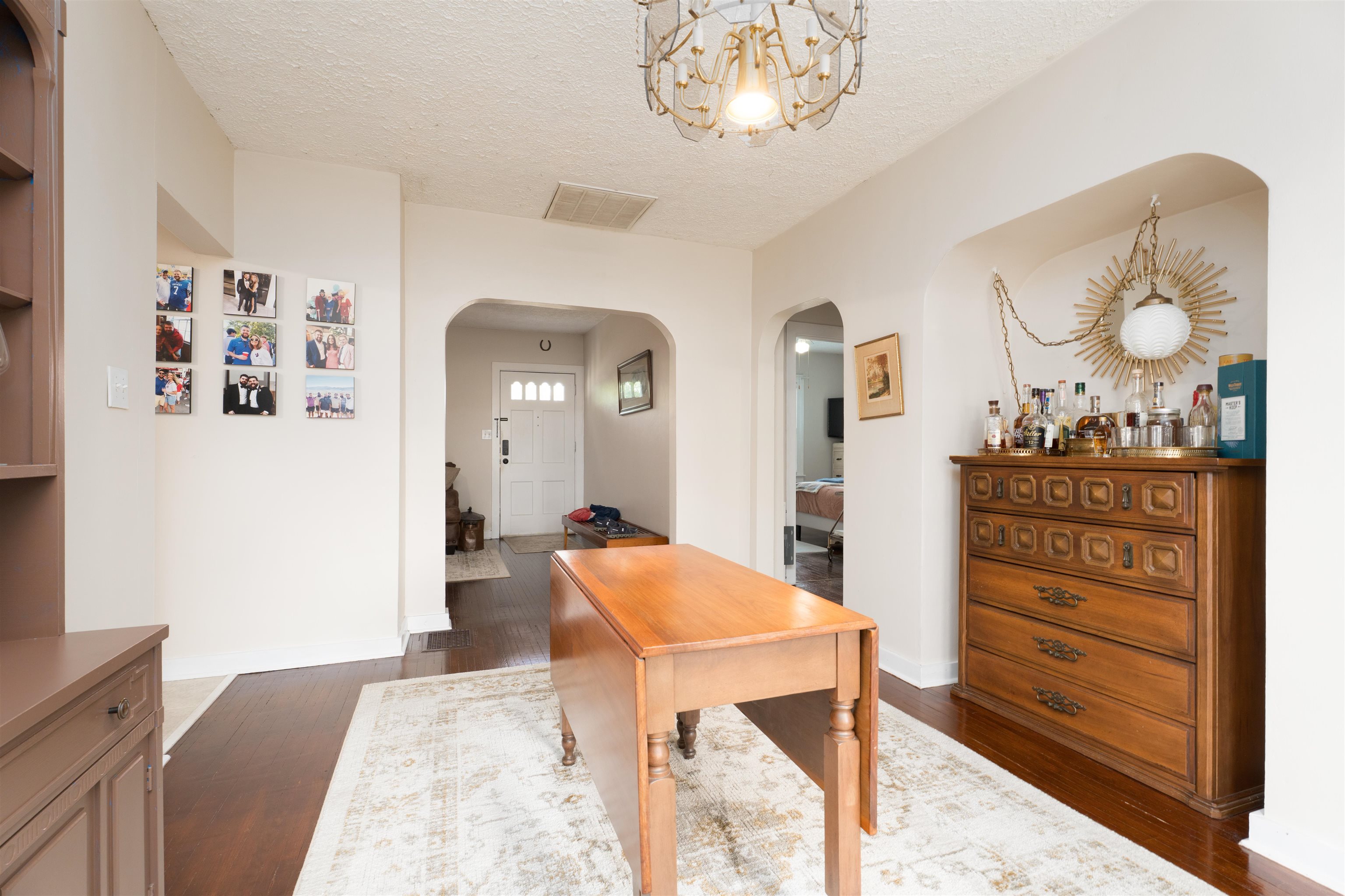 203 24th Street, Owensboro, Kentucky 42303, 2 Bedrooms Bedrooms, ,1 BathroomBathrooms,Single Family Residence,For Sale,24th Street,93100