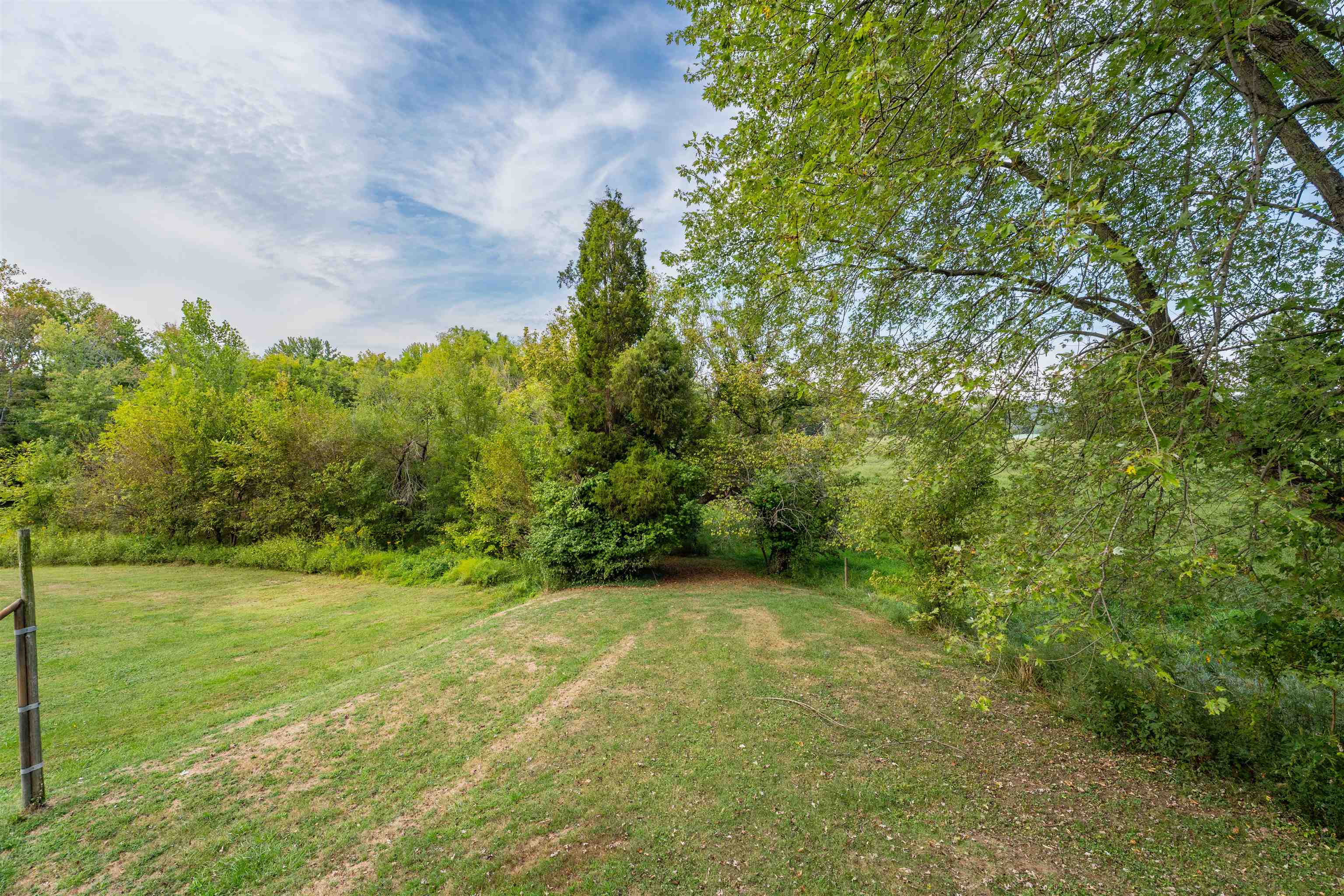 305 Harrison St., Hawesville, Kentucky 42348, 2 Bedrooms Bedrooms, ,1 BathroomBathrooms,Single Family Residence,For Sale,Harrison St.,93101
