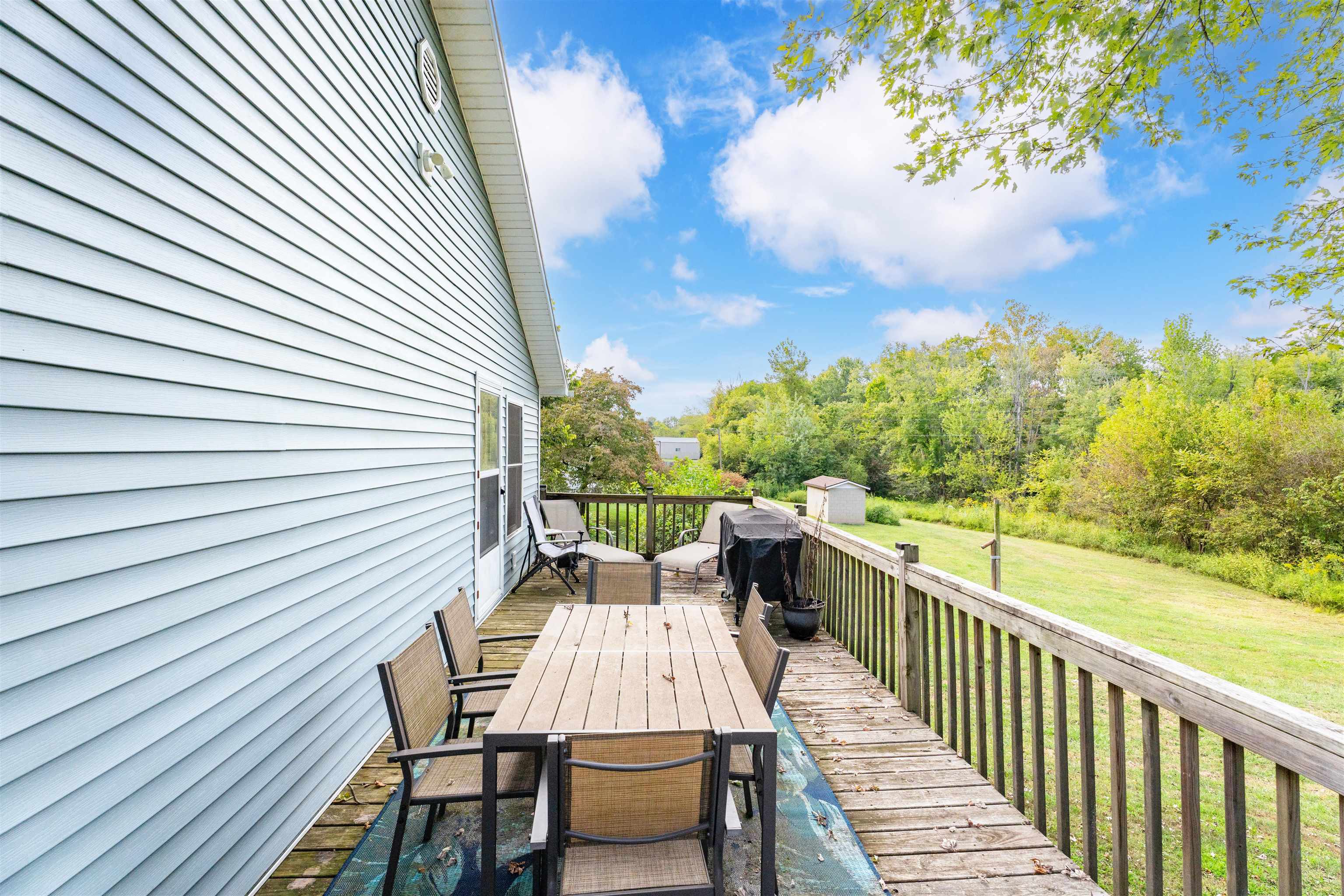 305 Harrison St., Hawesville, Kentucky 42348, 2 Bedrooms Bedrooms, ,1 BathroomBathrooms,Single Family Residence,For Sale,Harrison St.,93101