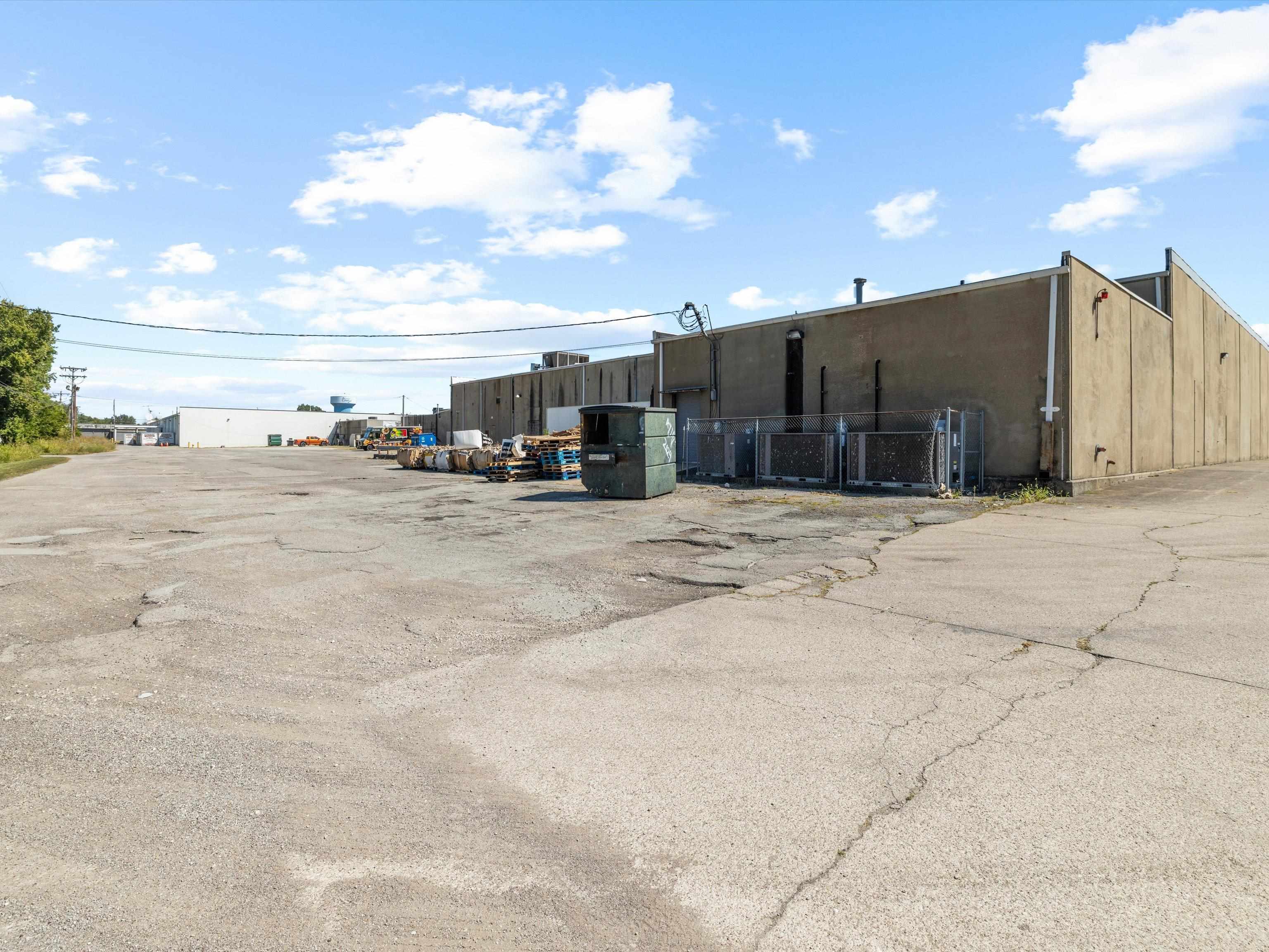 2845 Parrish Avenue, Owensboro, Kentucky 42301, ,Retail,For Sale,Parrish Avenue,93104