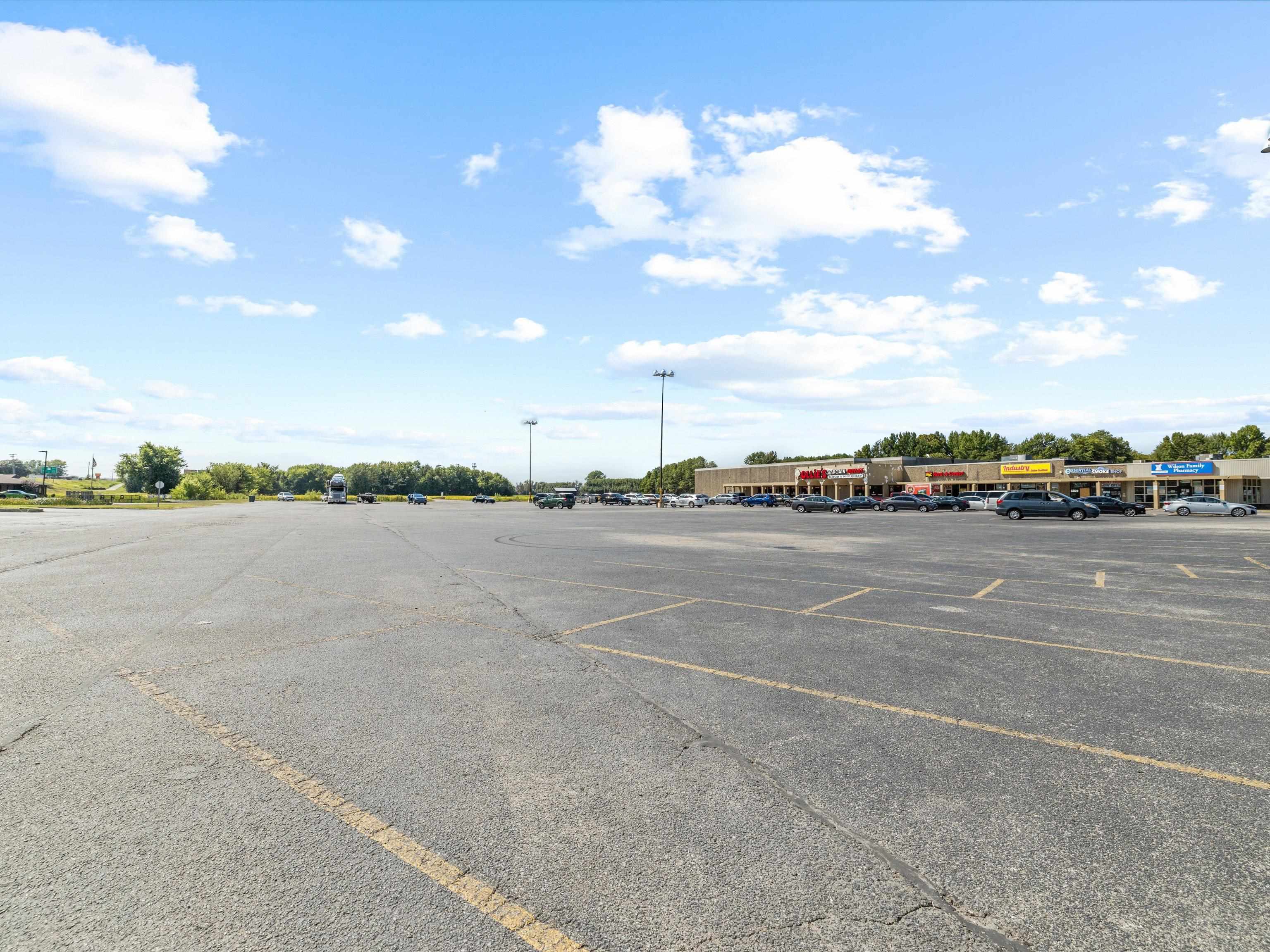 2845 Parrish Avenue, Owensboro, Kentucky 42301, ,Retail,For Sale,Parrish Avenue,93104